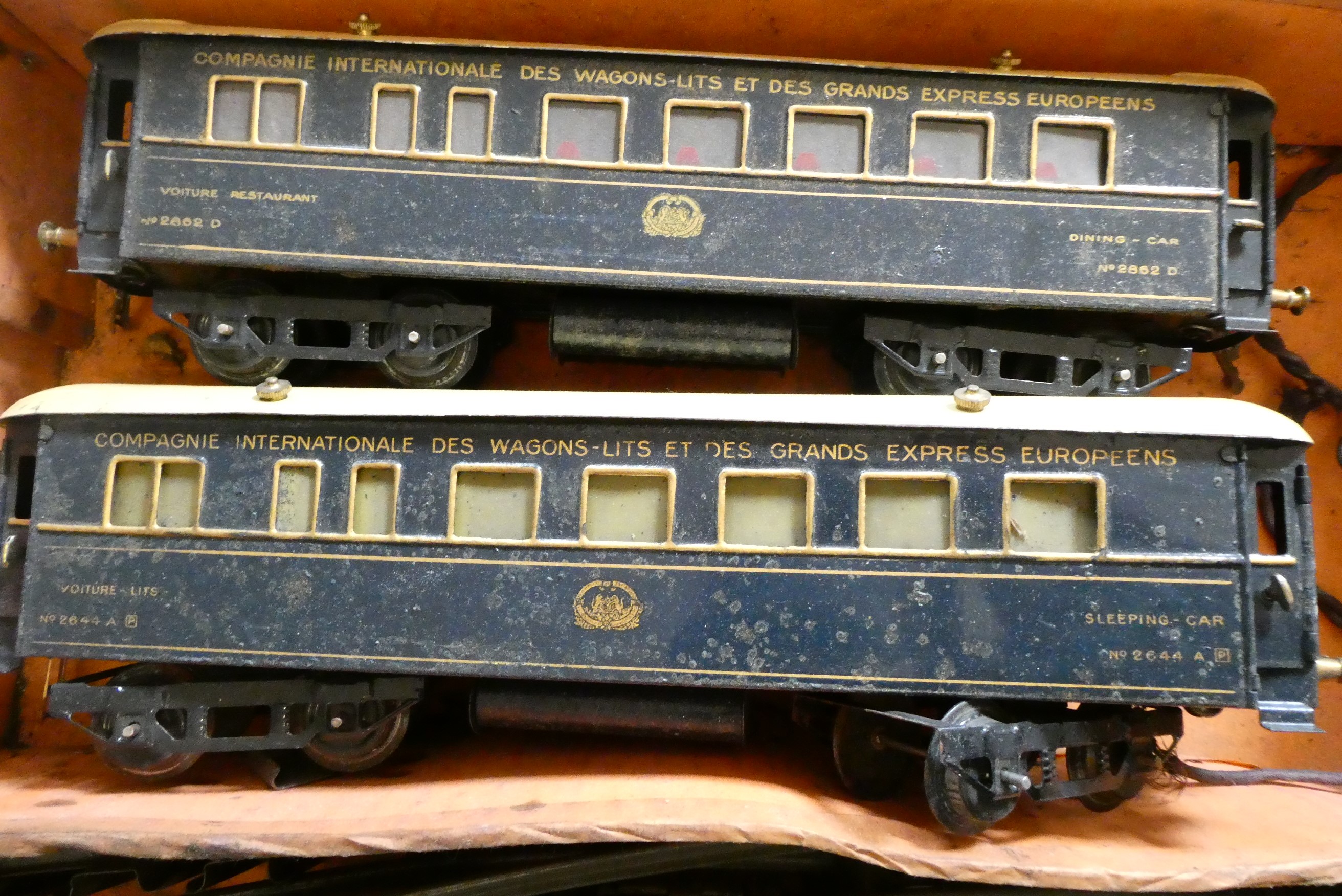Hornby The Riviera Blue train set with 6V NORD locomotive and two blue Pullman coaches. Box fair to Image