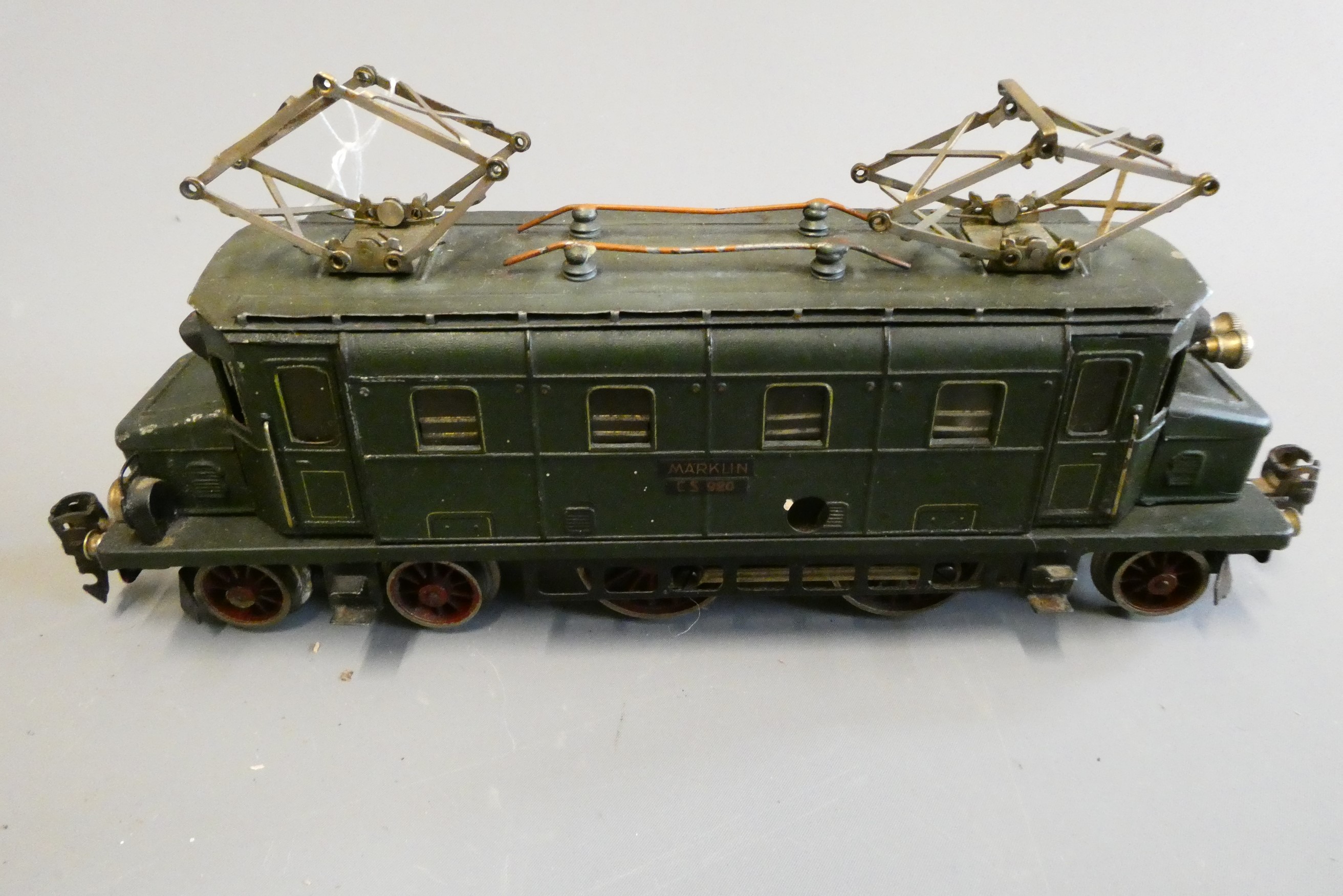 Marklin Clockwork CS920 Swiss electric locomotive, some age to paint finish, one pantograph contact Image