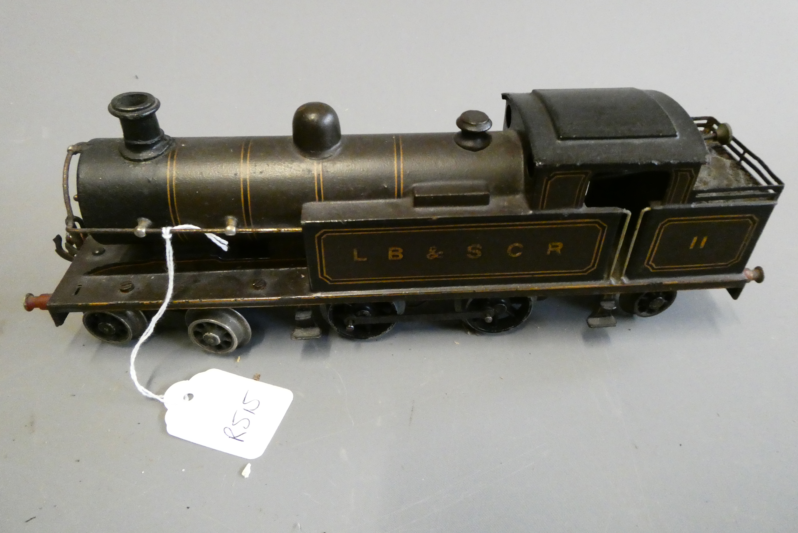 Bing LB & SCR clockwork tank locomotive No11 Image