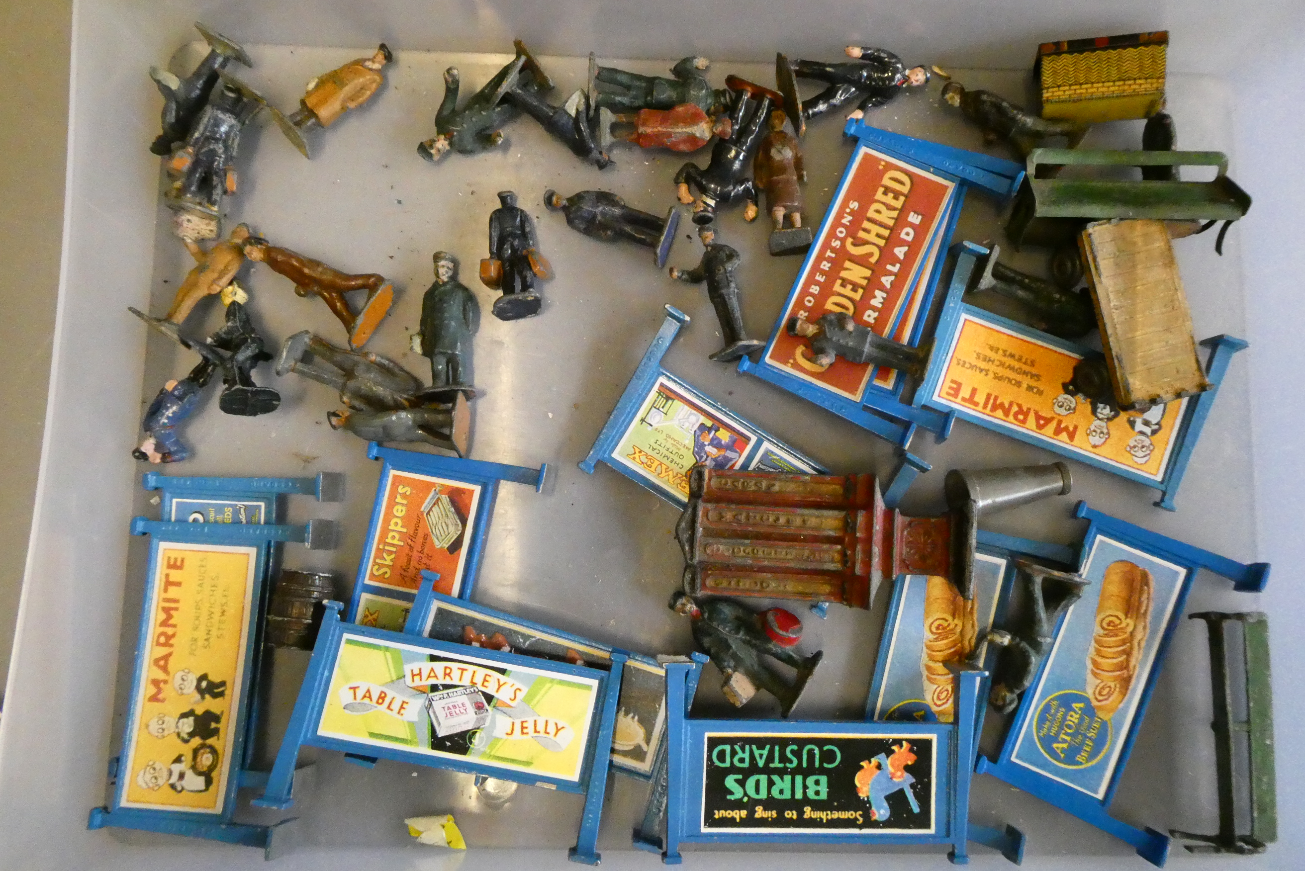 Hornby track side accessories including figures, fencing and advertising boards (Est. plus 24% Image