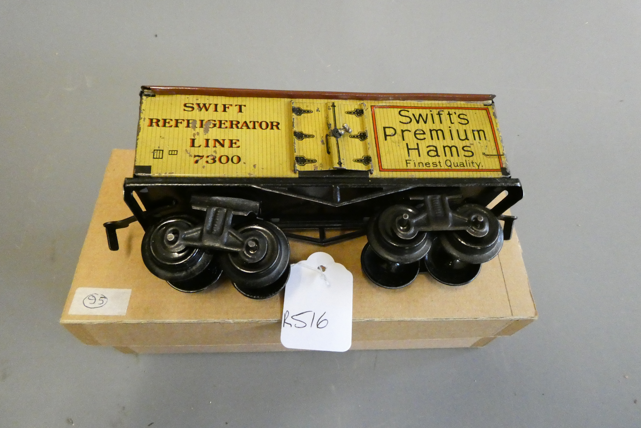 Bing American refrigerated box car Swifts Premium Hams, some minor paint scratches and small dent, Image