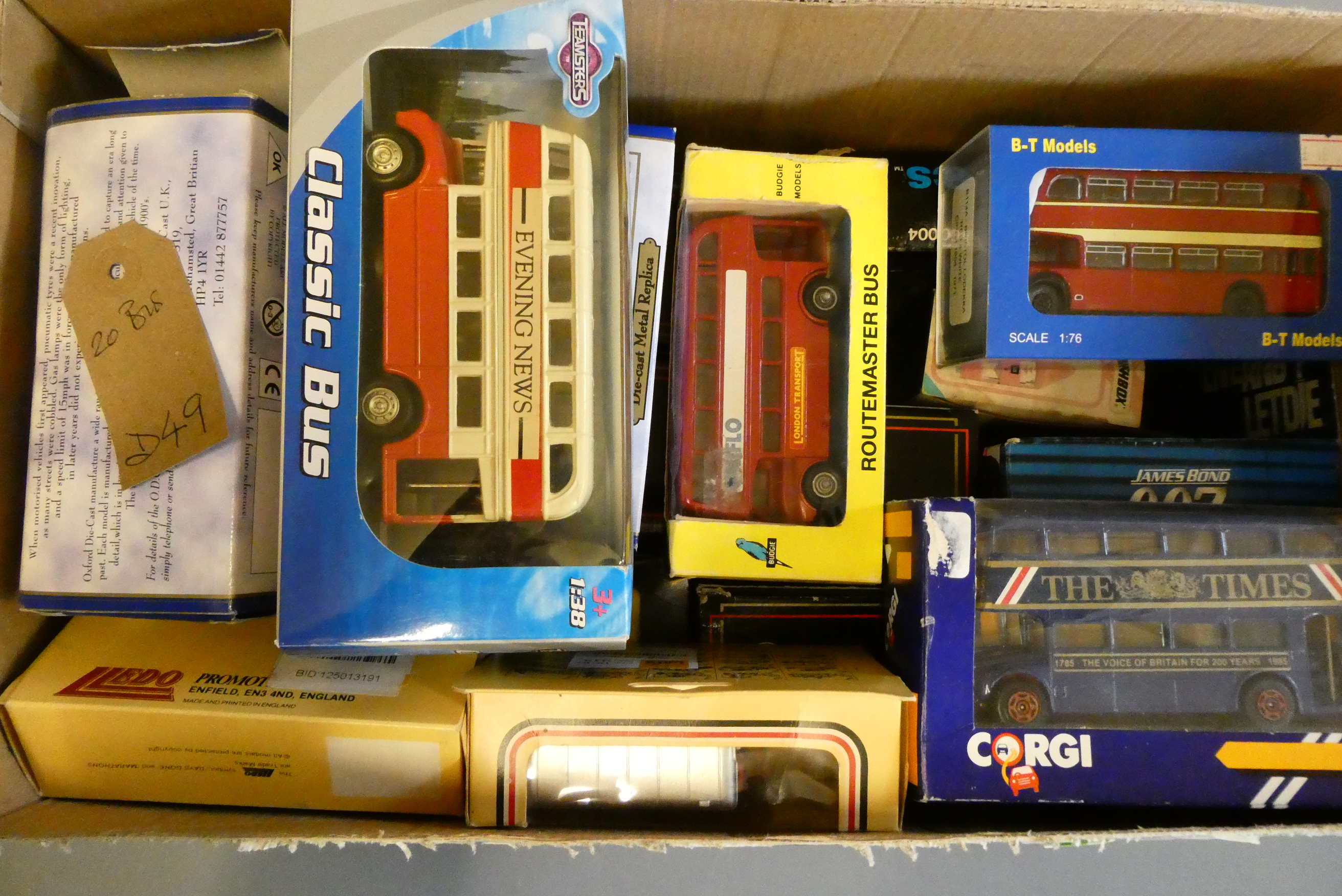 Twenty mid 20th century bus models by Corgi and others, most items in good boxes, excellent (Est. Image