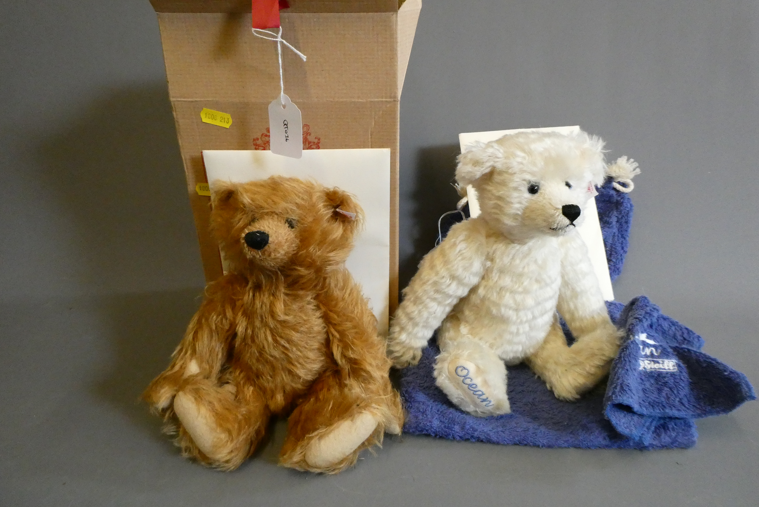 Two Steiff Collectors bears, comprising a 28cm boxed reddish brown "Theodore" with certificate and a Image