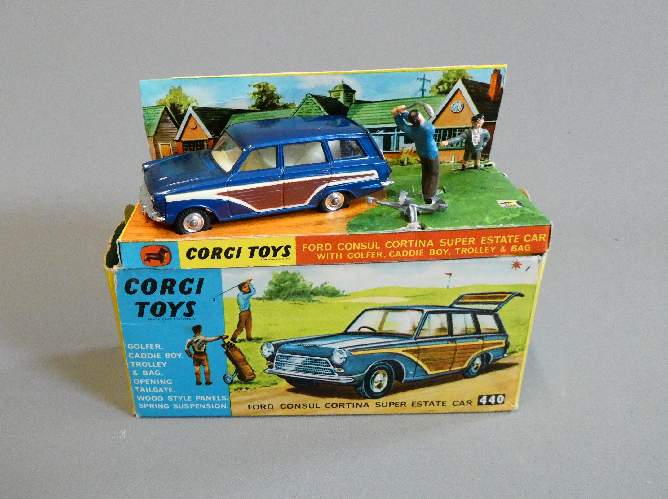 Corgi 440 Ford Consul Estate with golfer. Two figures and golf trolley bag is missing, box good, Image