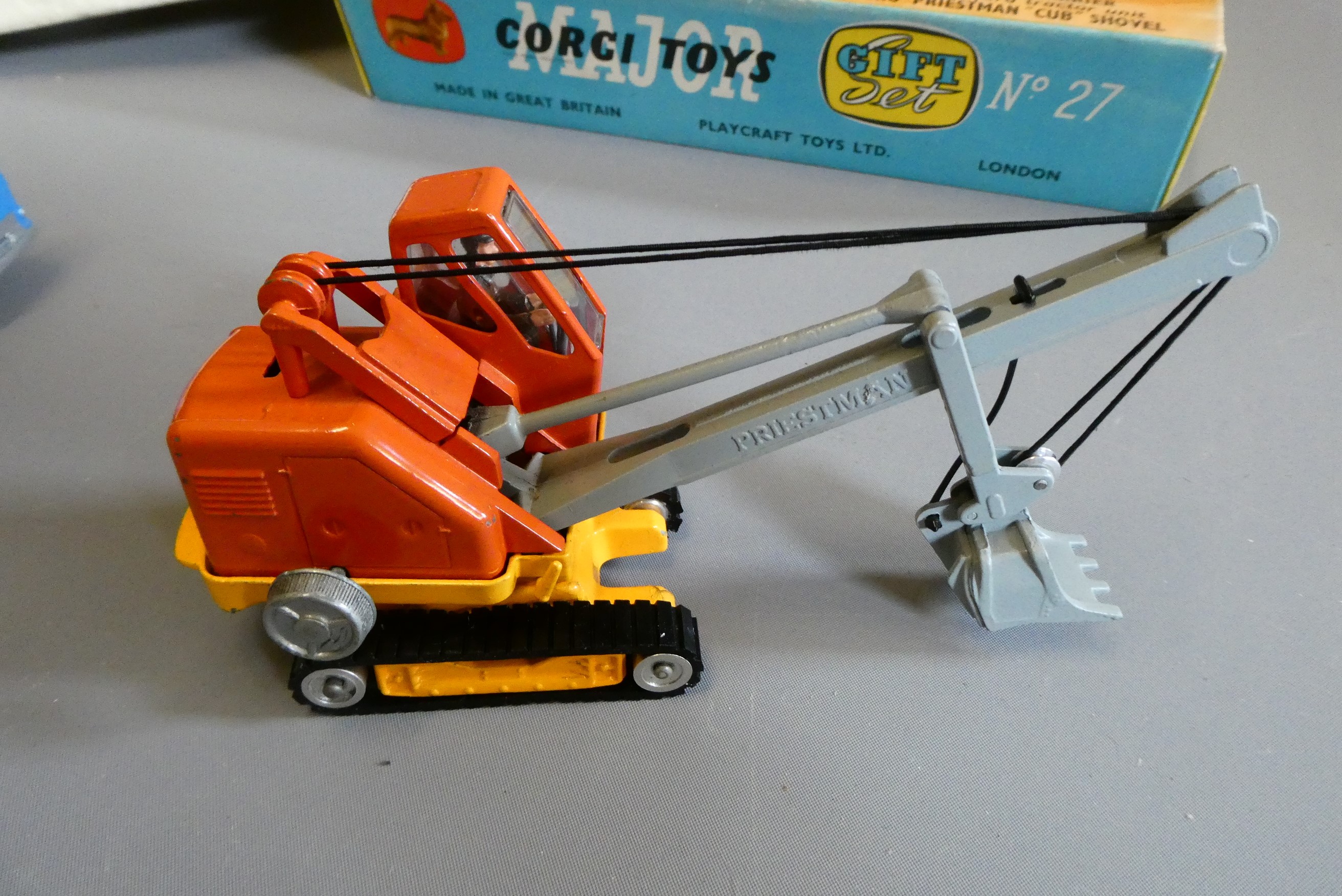 Corgi Gift Set No27 Machinery Carrier with Priestman shovel Image