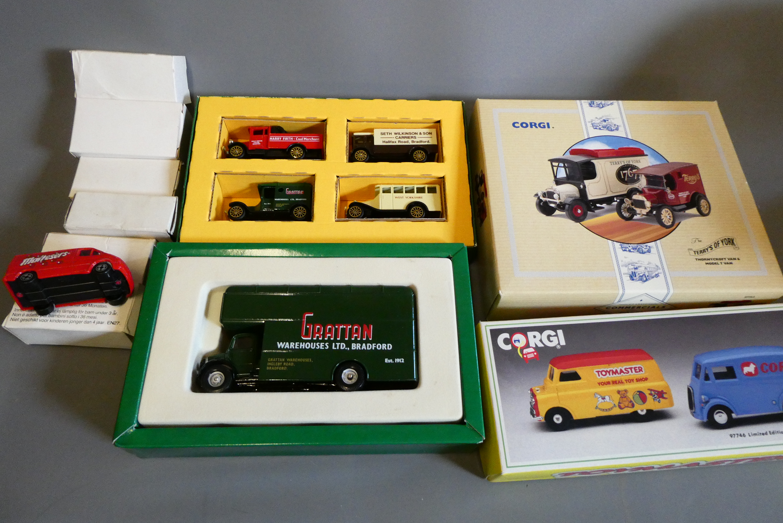 Ten Corgi late issue vintage vehicles, all items boxed. excellent (Est. plus 24% premium inc. VAT) Image