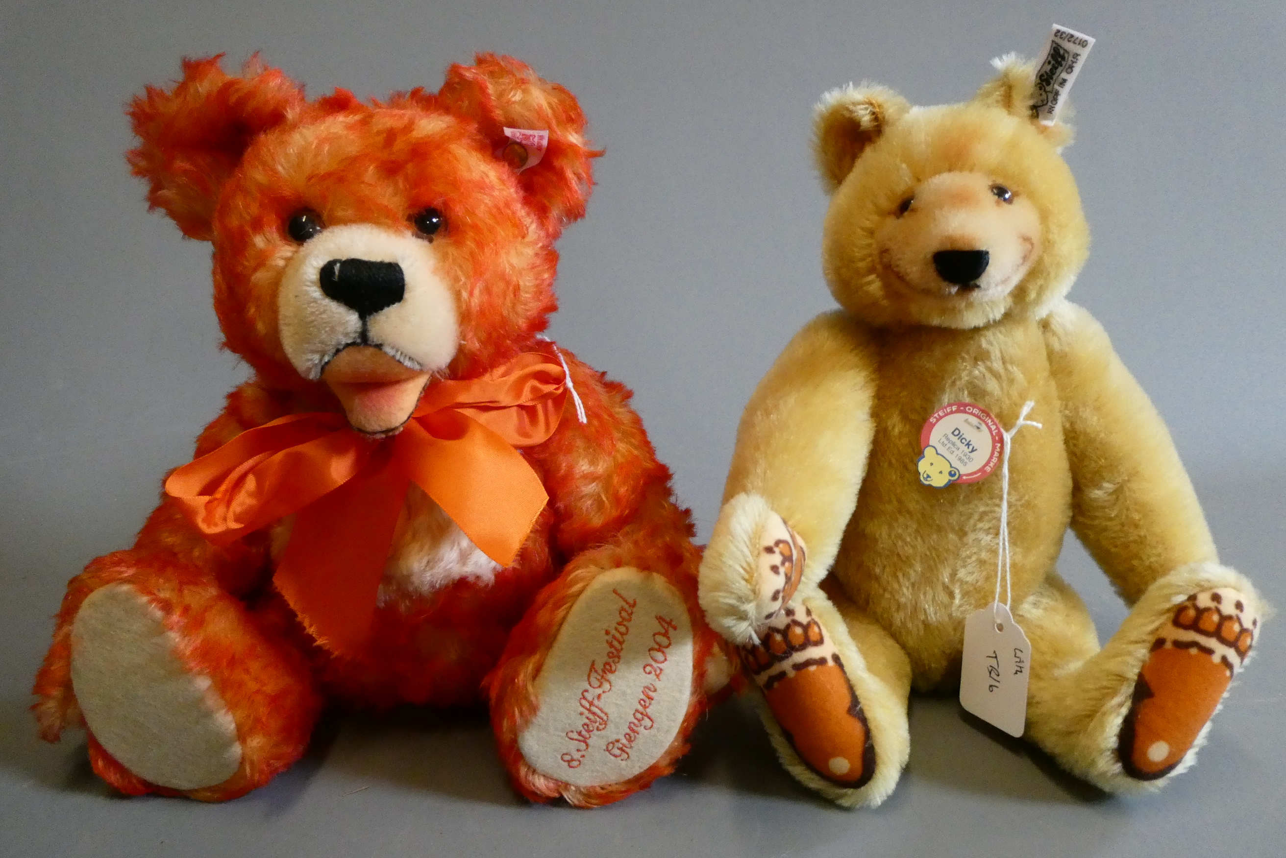Two Steiff collectors bears, comprising a 33cm orange "Mommey" 8th Steiff Festival Giengen 2004 bear Image