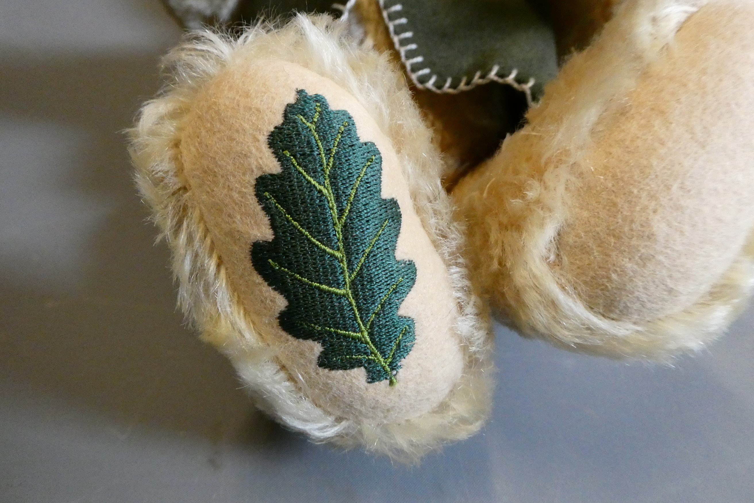 A Steiff Sherwood 2003 collectors bear, with green felt hat and waistcoat, 34cm (Est. plus 24% Image