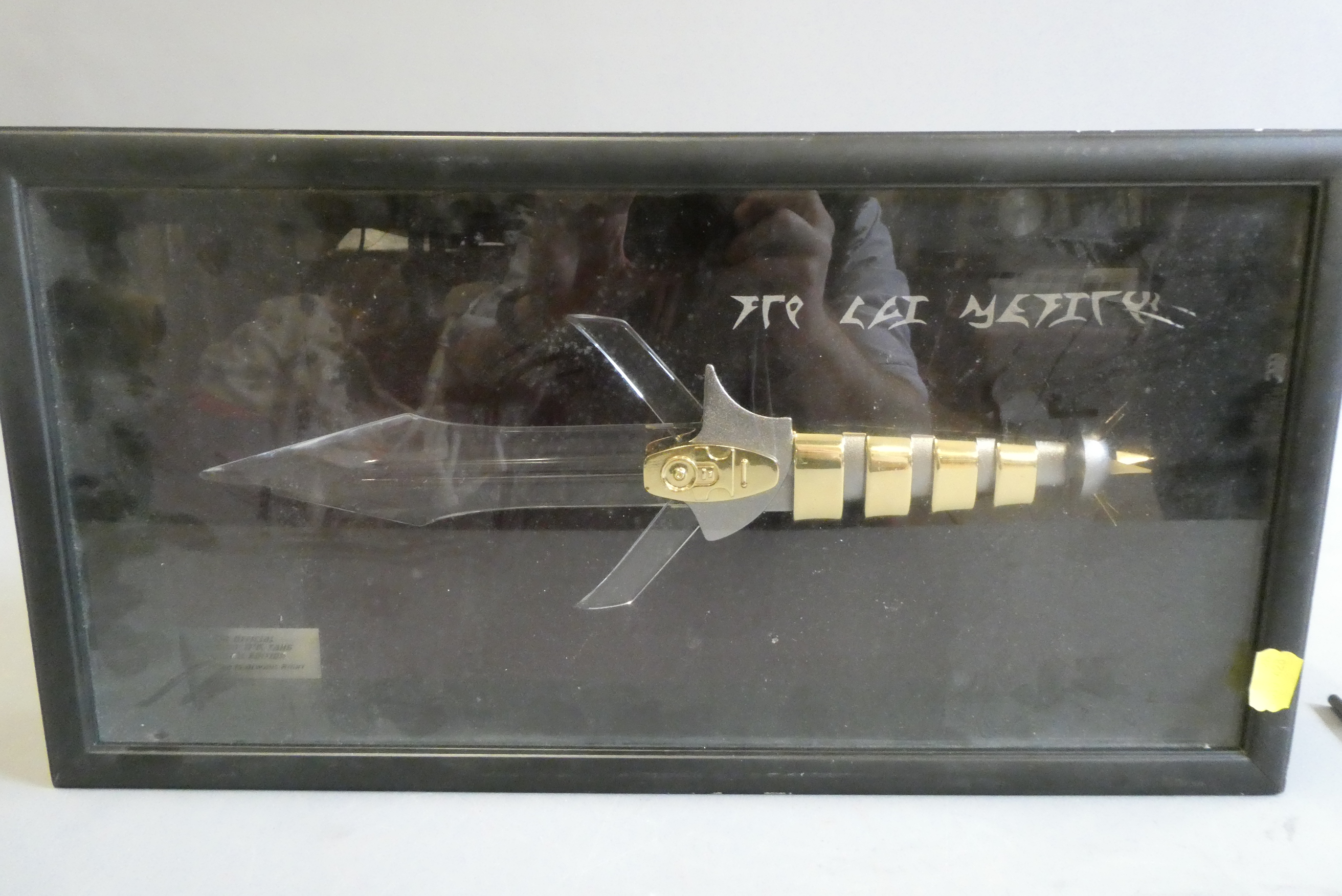 Star Trek - rare Franklin Mint Klingon crystal dagger, cased 21 1/4" x 10 1/2", good (Est. plus 24% Image