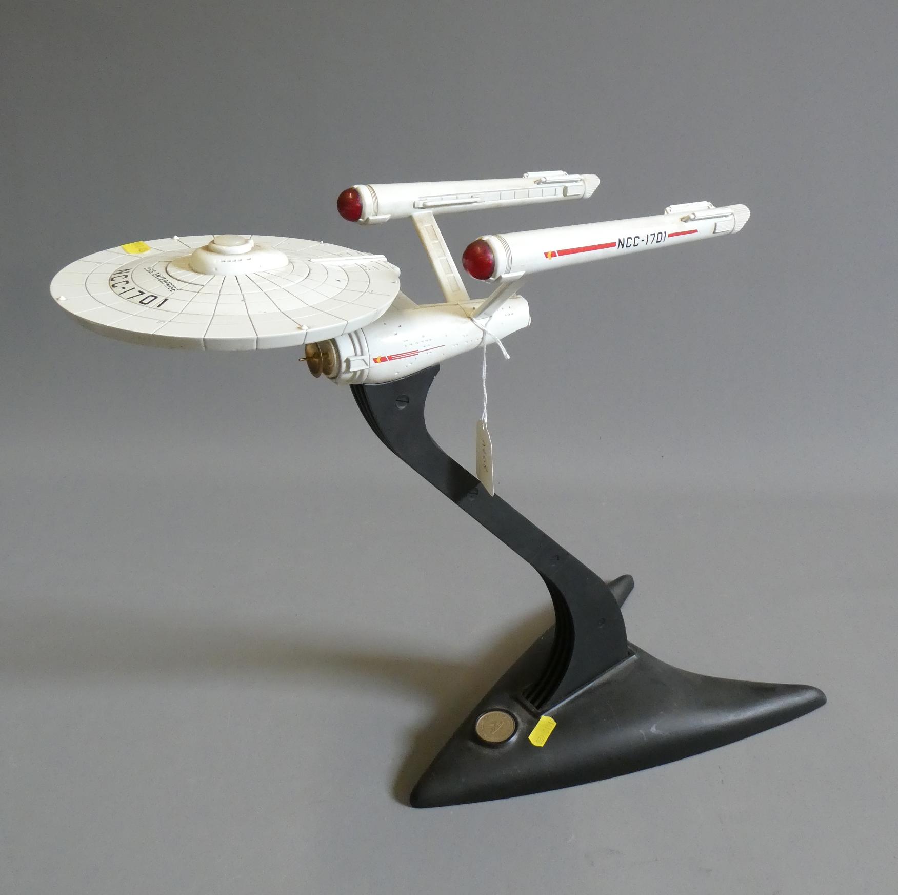 Star Trek - a Star Ship Enterprise Captain's Lamp, AC 12v, 17" tall, no wire, untested, fair (Est. Image