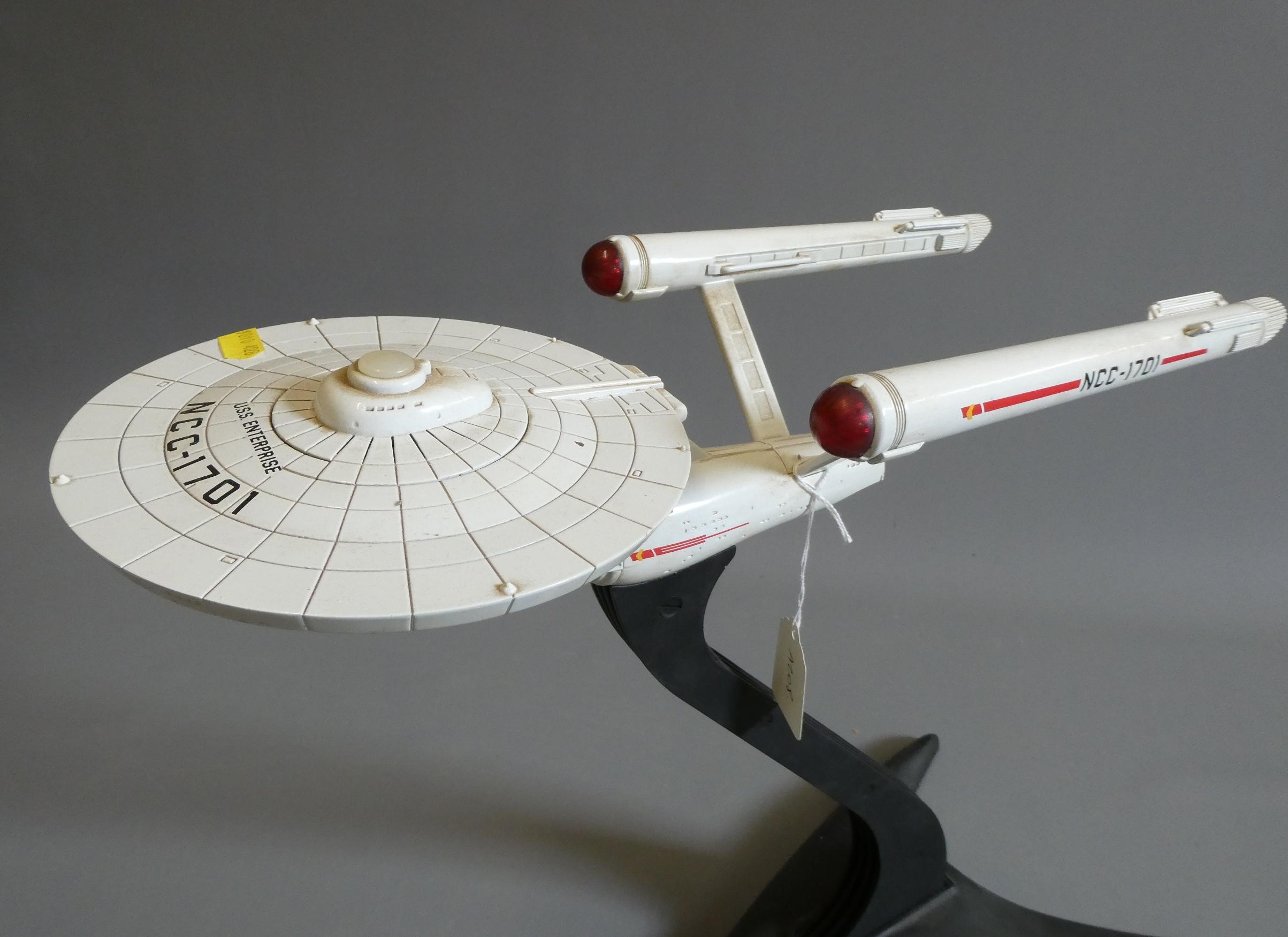 Star Trek - a Star Ship Enterprise Captain's Lamp, AC 12v, 17" tall, no wire, untested, fair (Est. Image