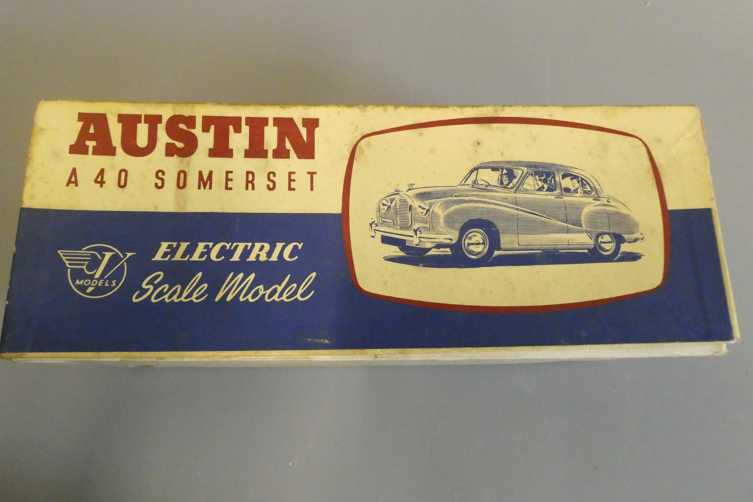 Victory Industries 1/18th scale electric model of the Austin Somerset Image