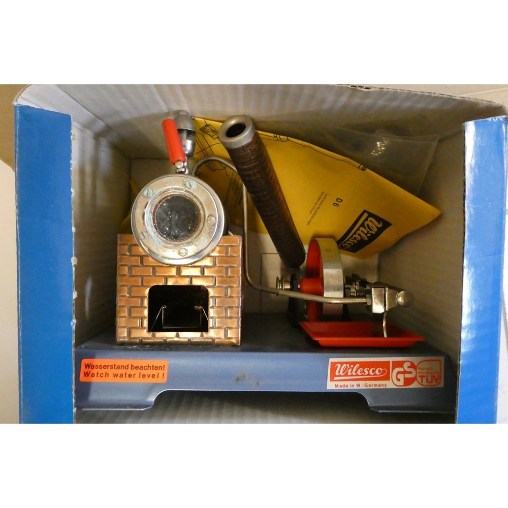 Wilesco D305 Steam Fire engine, boxed, fair to good and D6 stationary engine, boxed, good Image