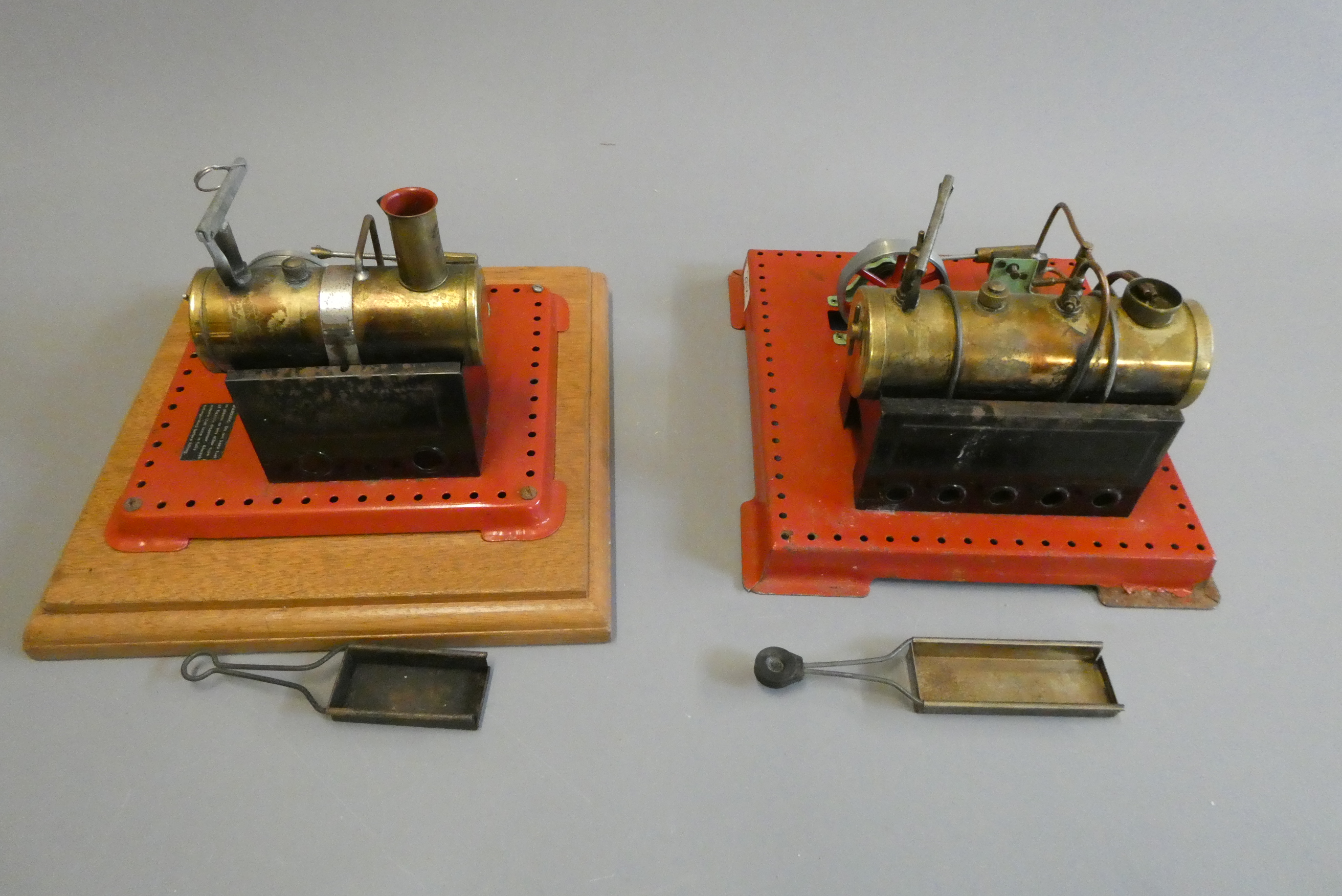 Mamod SE2a steam engine and SE3 steam engine, both in used fair condition, SE3 is missing the brass Image