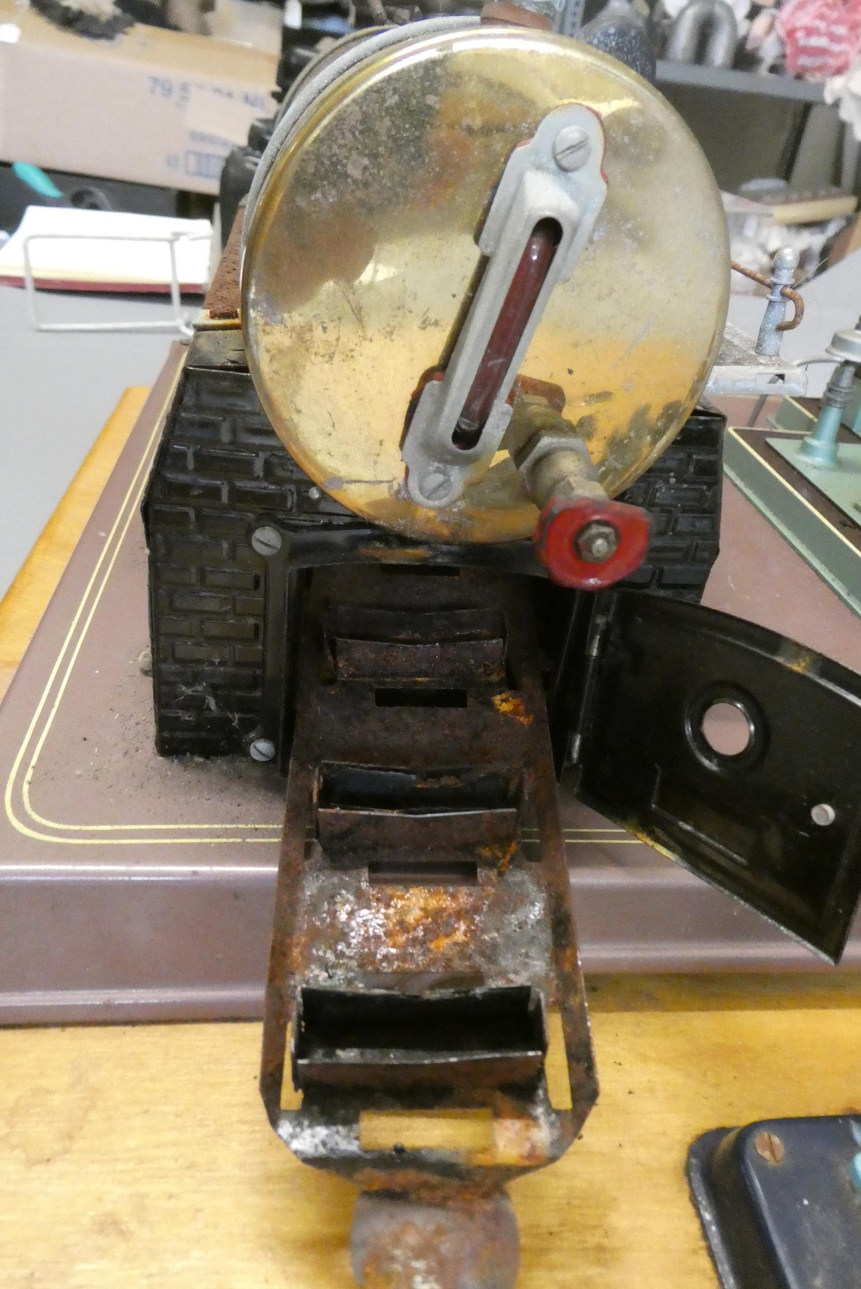 Fleischmann 130/2 spirit fired steam engine with workshop accessories Image