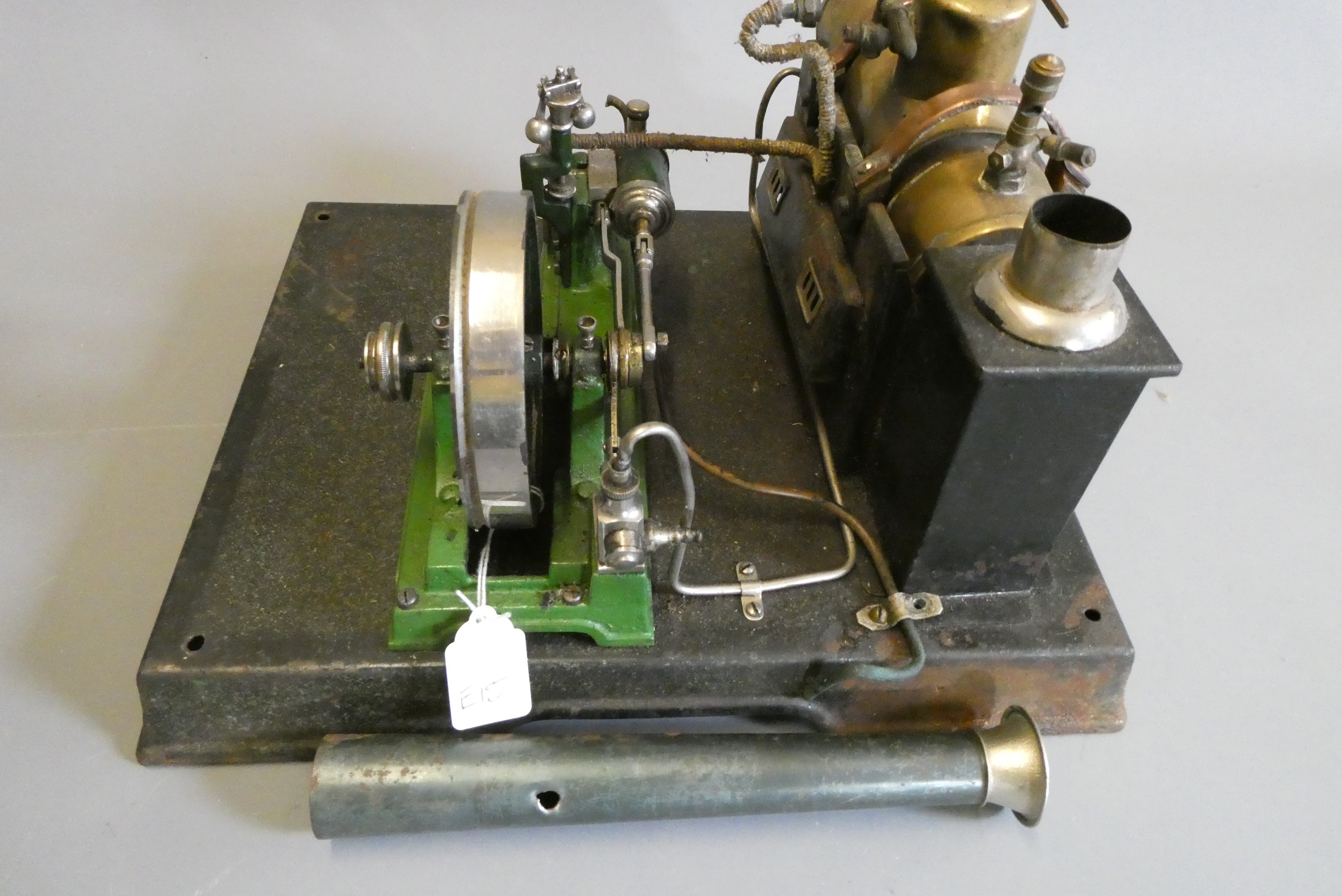 Marklin stationary steam engine comprising large single cylinder reversing engine with water pump Image