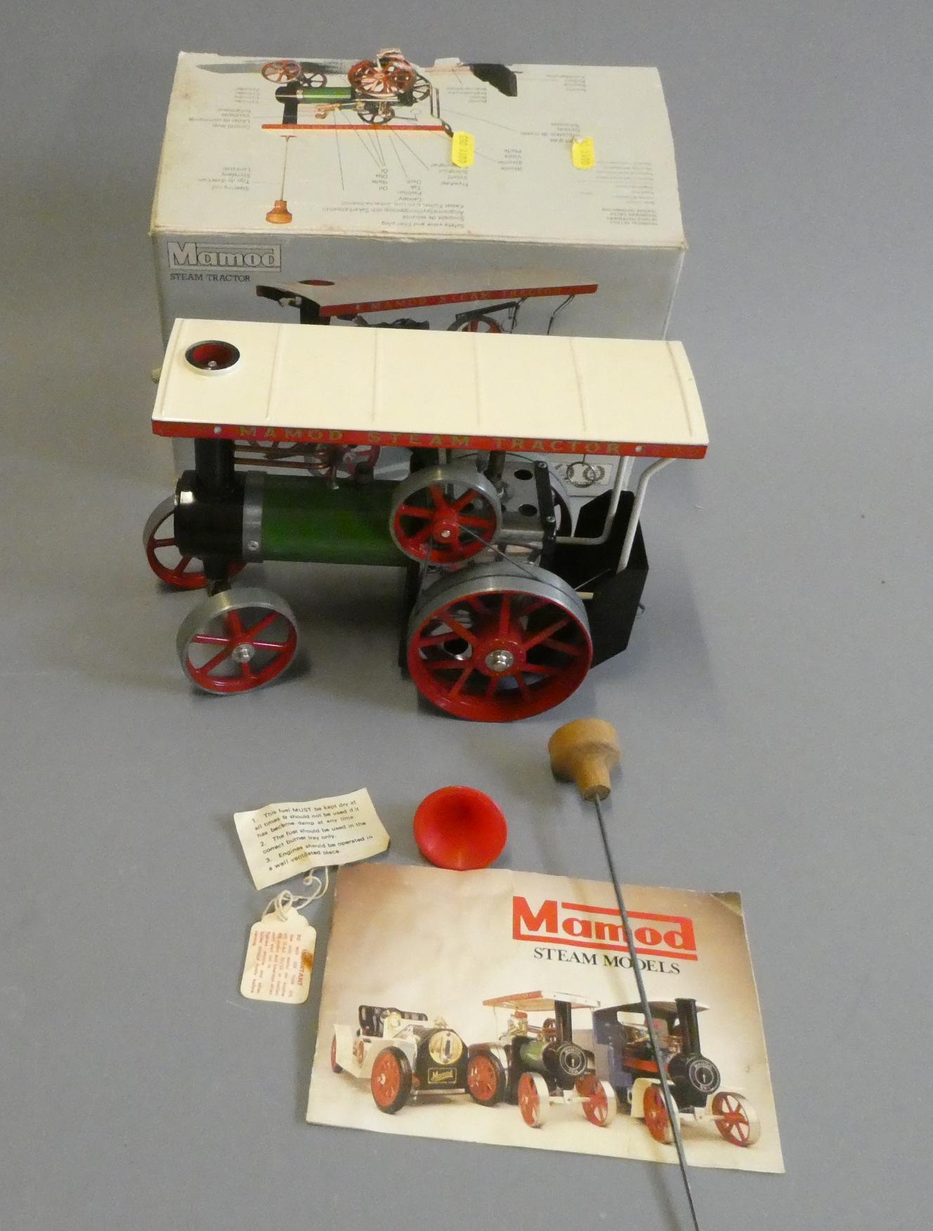 Mamod TE1 Traction engine boxed with accessories. Shows to have had little use, model excellent, box Image