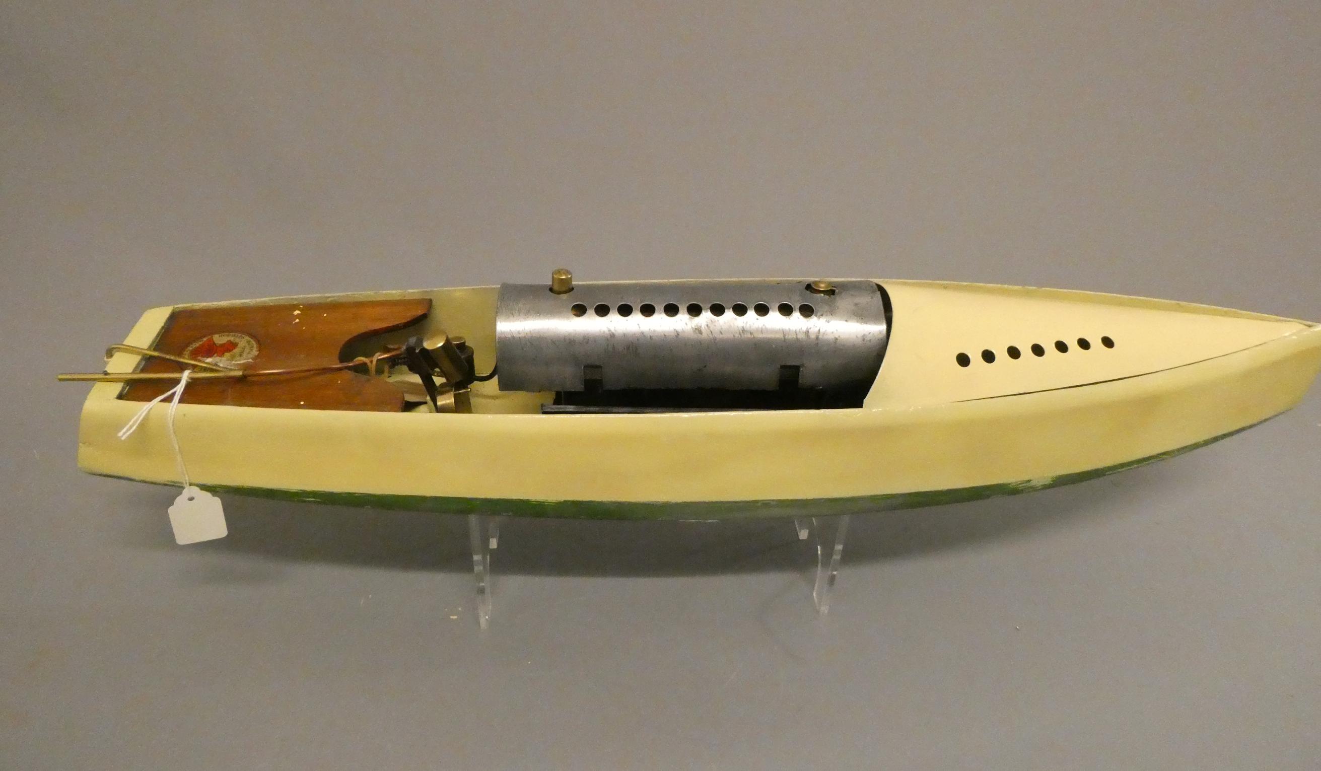 Bowman large hull single cylinder steam boat, some overpainting, fair (Est. plus 24% buyer's premium Image