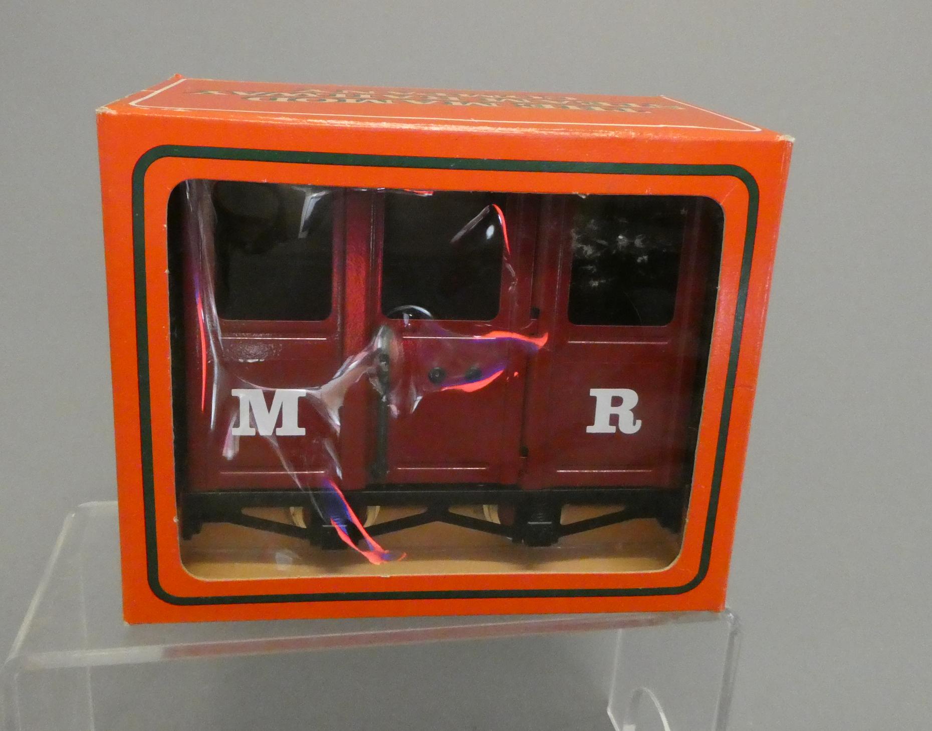 Mamod railway coach RW5 in maroon, boxed, excellent to mint (Est. plus 24% buyer's premium inc. VAT) Image