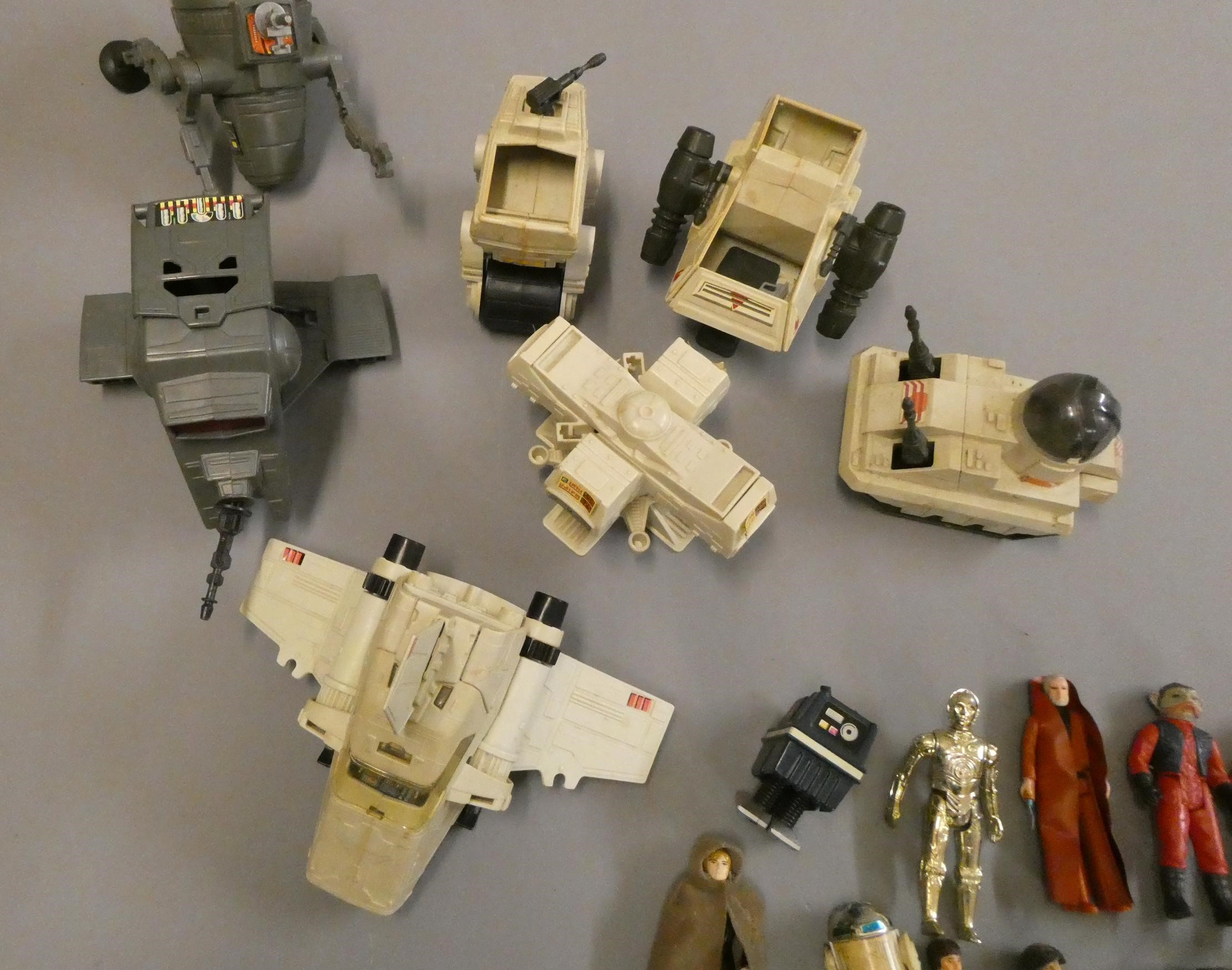 90mm Star Wars figures and Star Wars vehicles, all in playworn condition, fair to poor (Est. plus Image