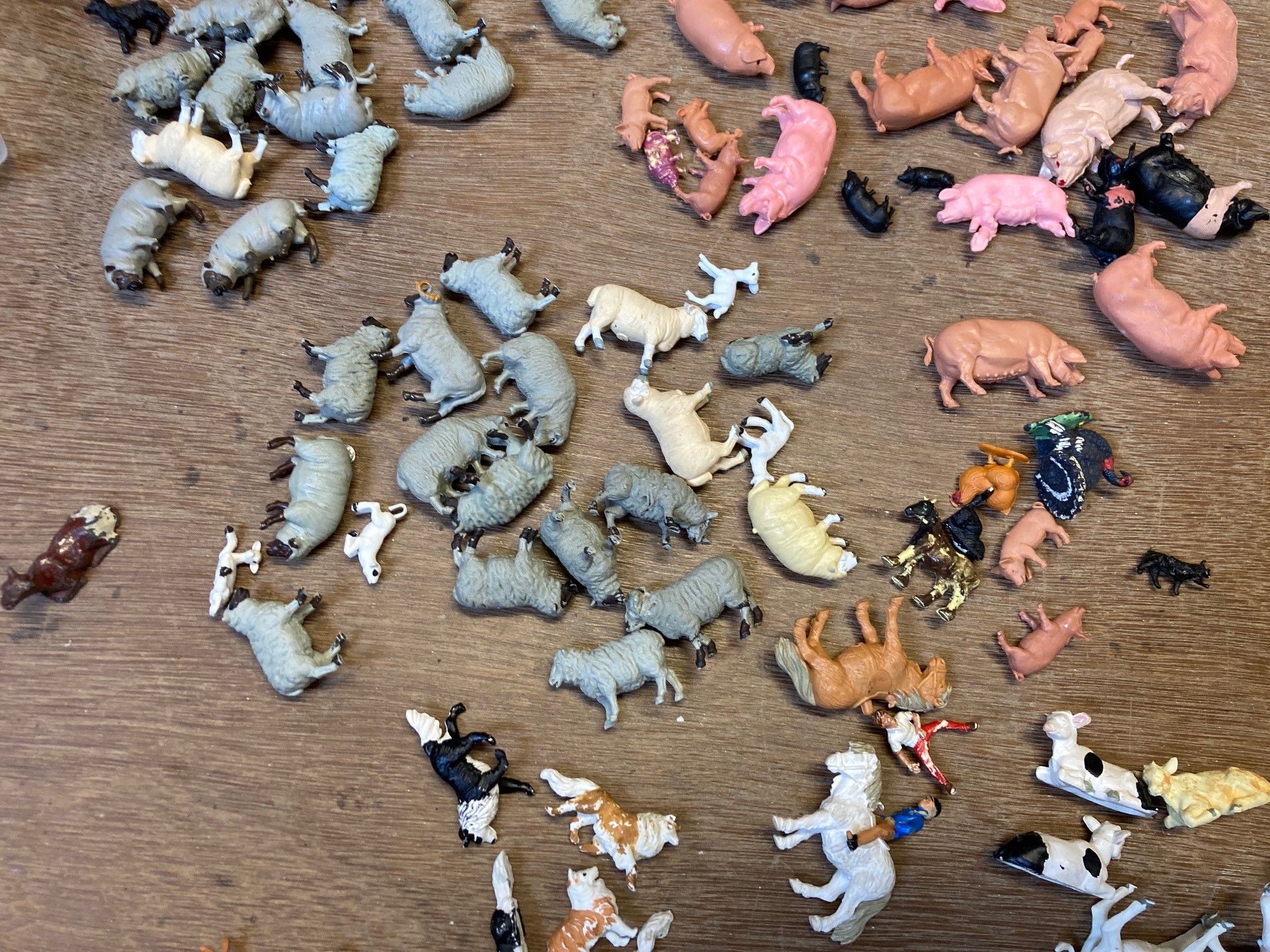 Larger quantity of mainly Britains plastic farm animals including cows, sheep and pigs, fair to good Image