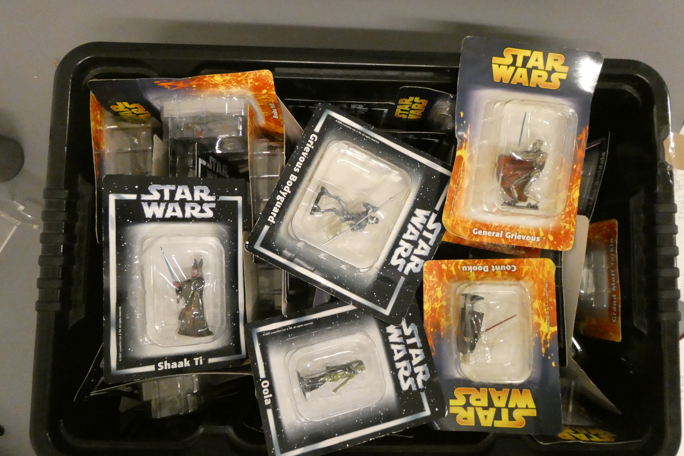 A large quantity of De Agostini Star Wars figures, all items boxed, excellent (Est. plus 24% buyer's Image