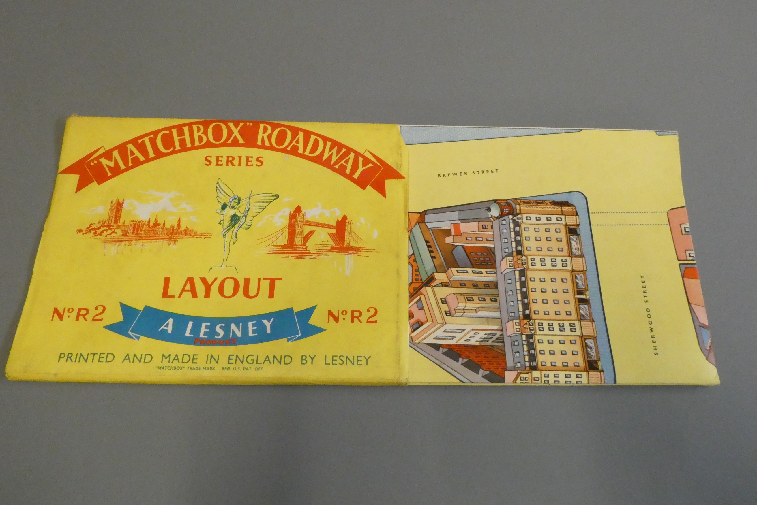 Matchbox Roadway Series R2 London Street and Matchbox Roadway R/3 famous landmarks, both items Image