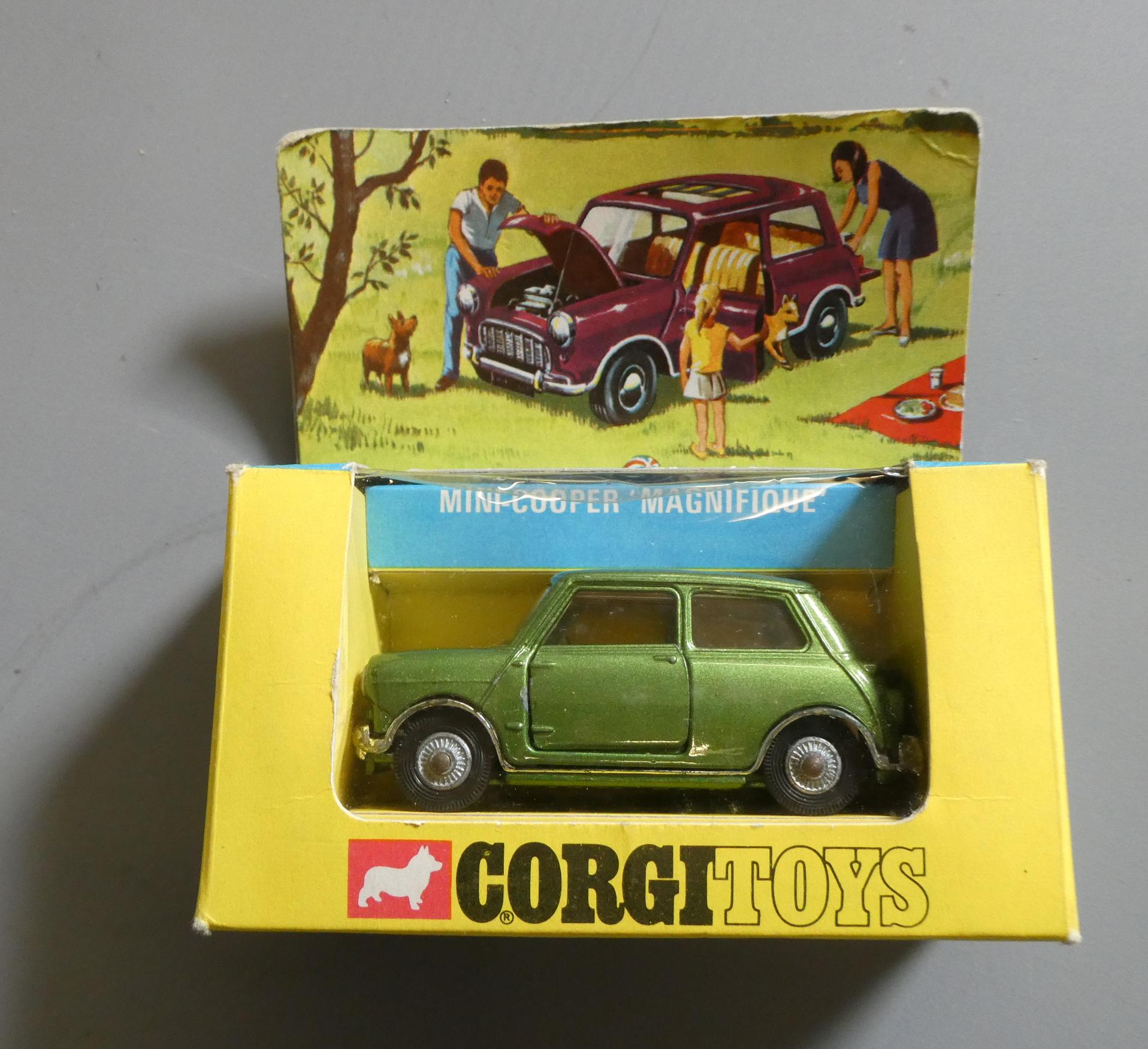 Corgi 334 Mini Cooper Magnifique, box excellent, model excellent (Est. plus 24% buyer's premium inc. Image