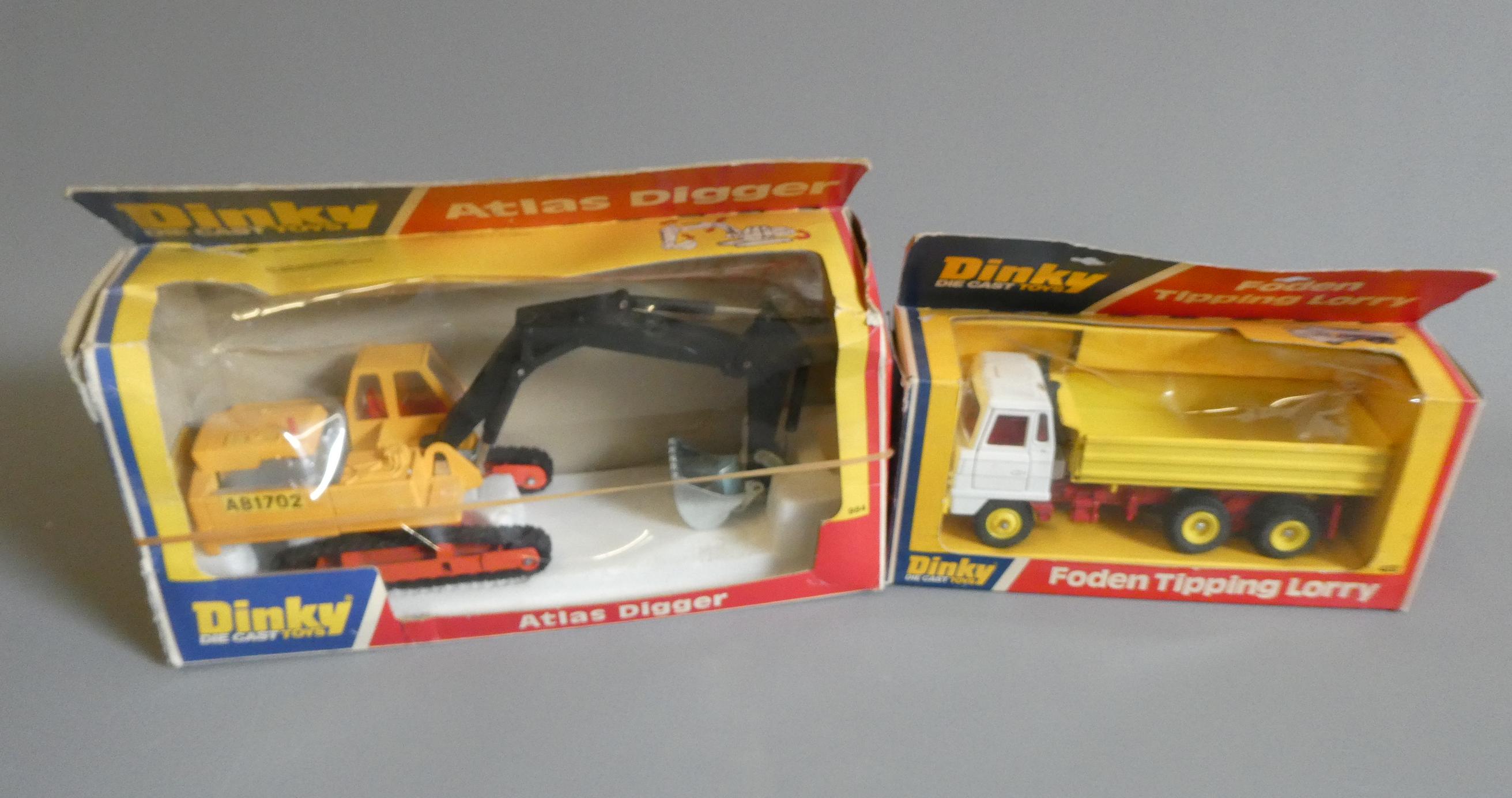 Dinky 984 Atlas Digger and 432 Foden tipping lorry in display boxes, boxes fair to good, models Image