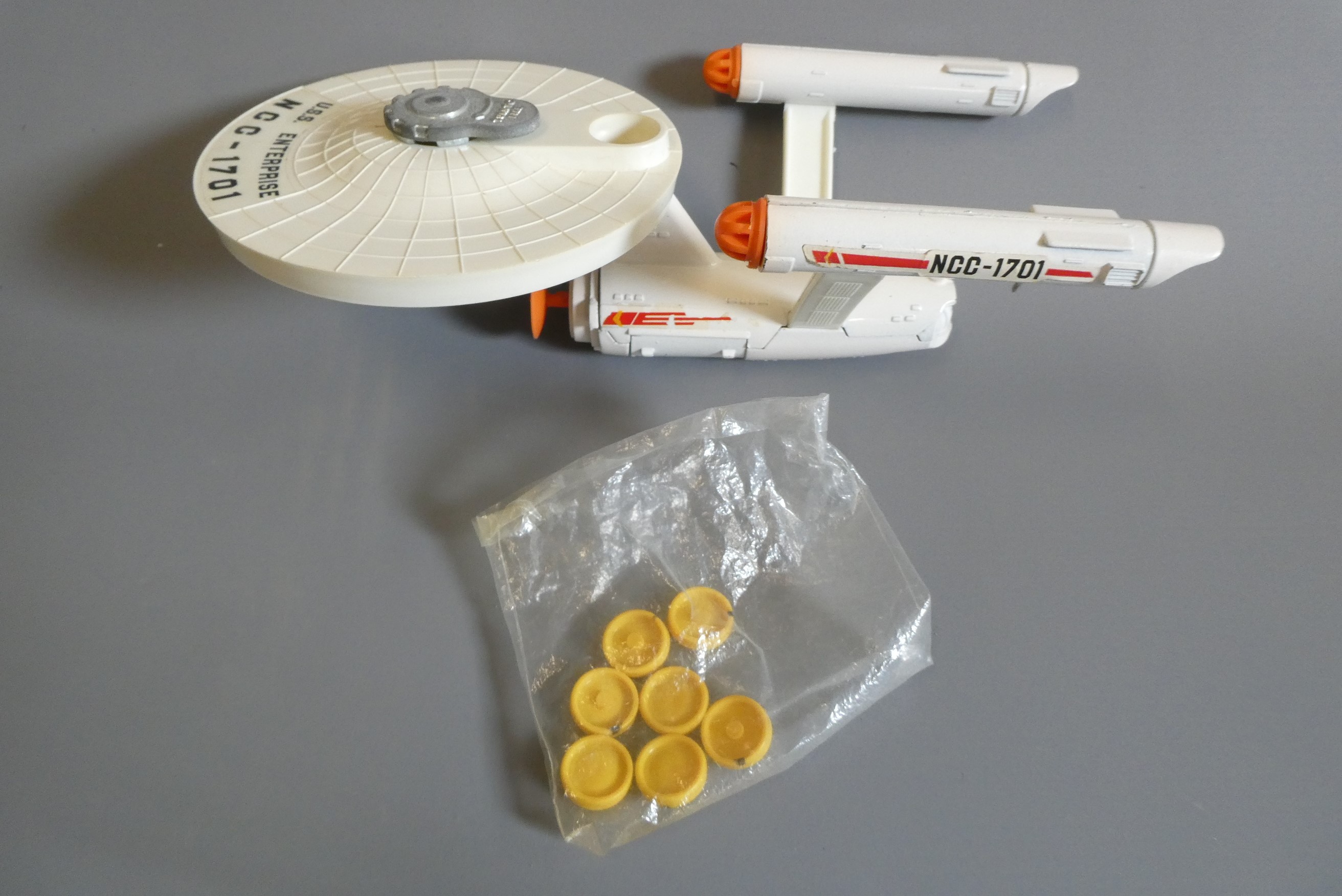 Dinky 358 Star Trek USS Enterprise space ship, box poor, model good (Est. plus 24% buyer's premium Image
