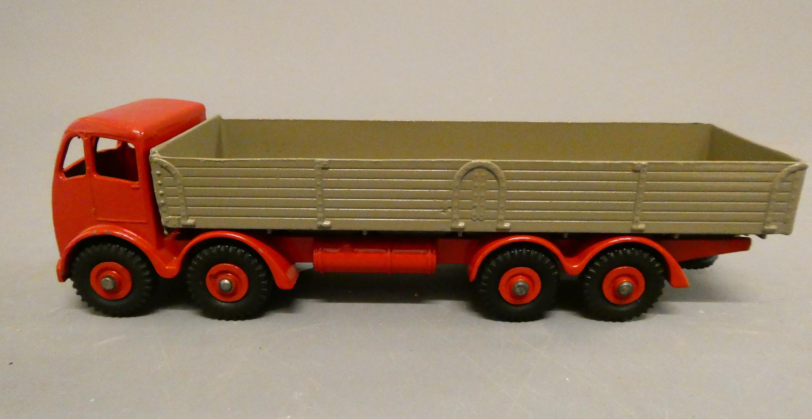 Dinky 901 Foden 8-wheel diesel wagon finished in grey/red, excellent (Est. plus 24% buyer's premium Image