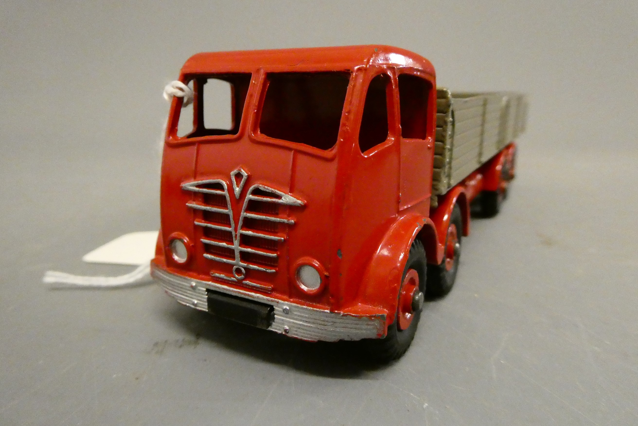 Dinky 901 Foden 8-wheel diesel wagon finished in grey/red, excellent (Est. plus 24% buyer's premium Image