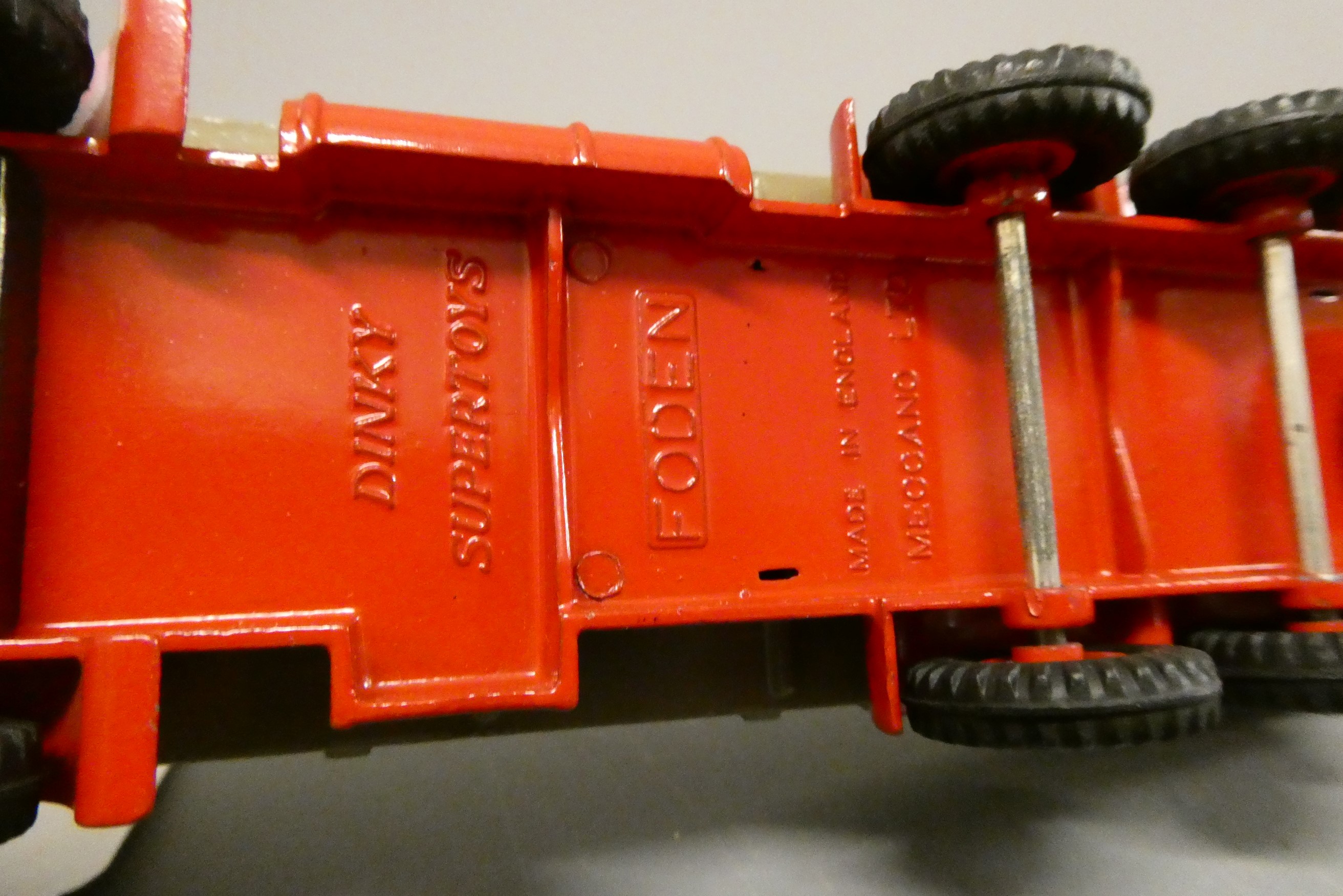 Dinky 901 Foden 8-wheel diesel wagon finished in grey/red, excellent (Est. plus 24% buyer's premium Image