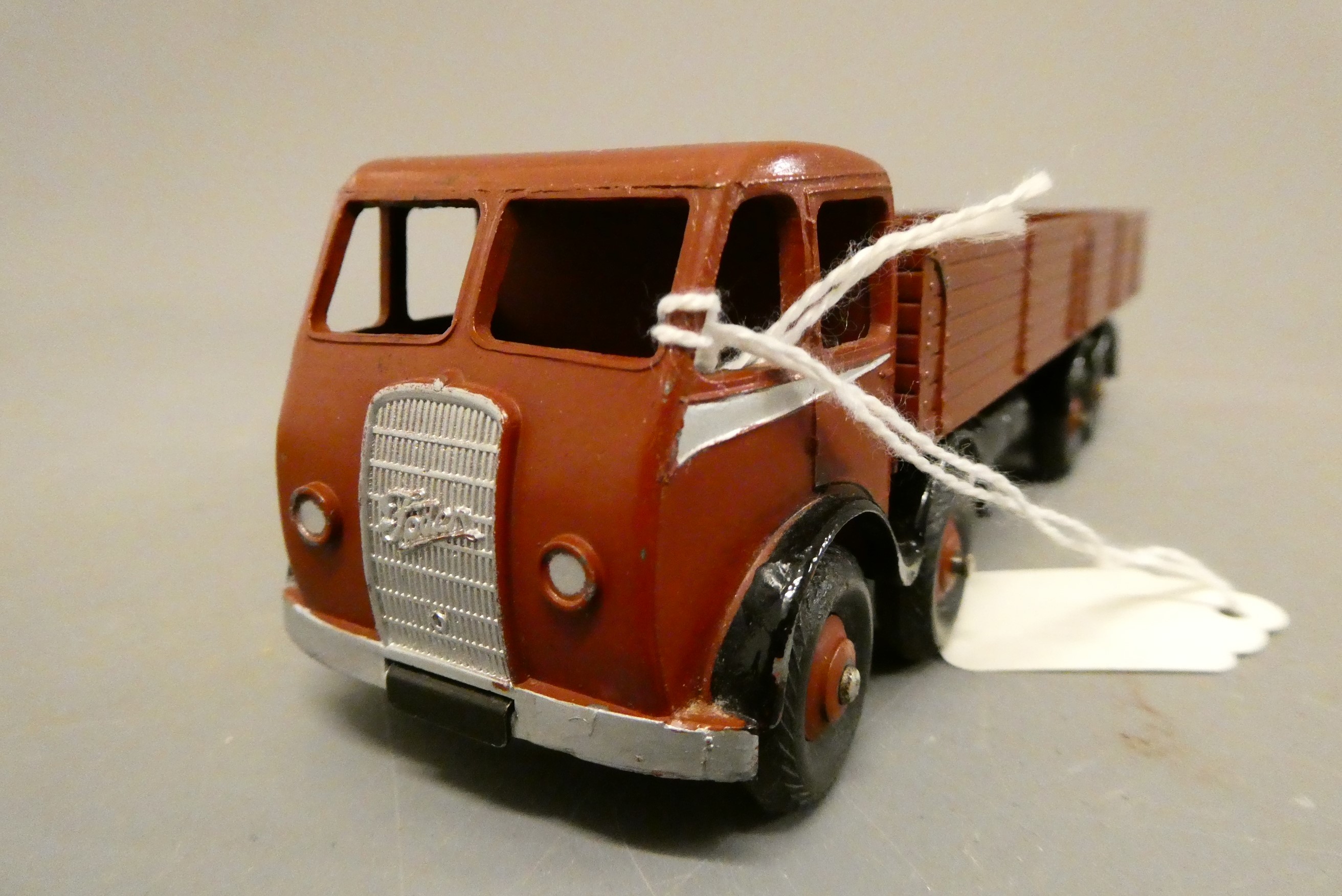 Dinky 501 Foden 8-wheel diesel wagon, first cab finished in brown, model good to excellent (Est. Image