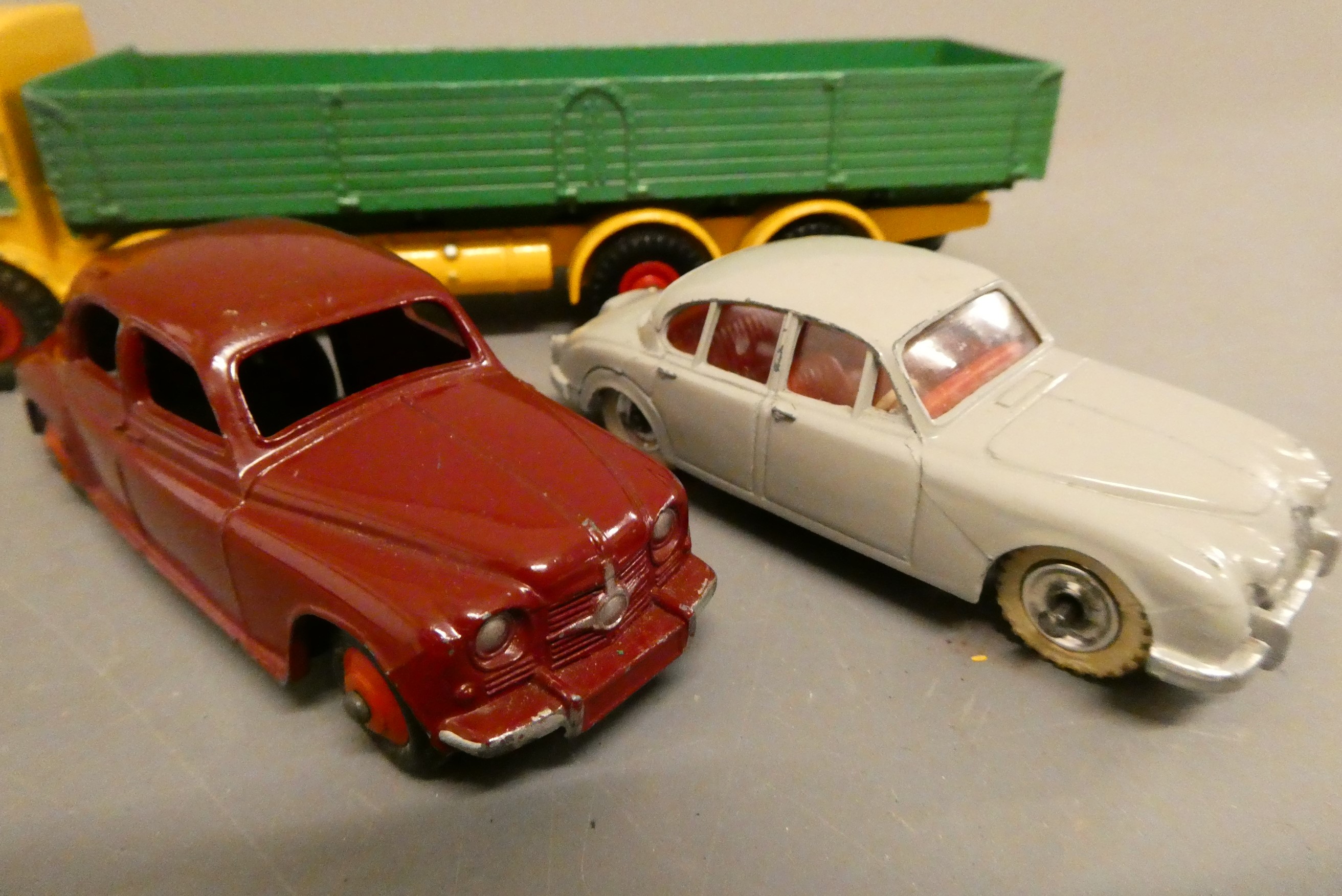 Dinky Leyland Octopus in green/yellow, maroon Rover 75 and 3.4Ltr. Jaguar in grey, good+ (Est. plus Image