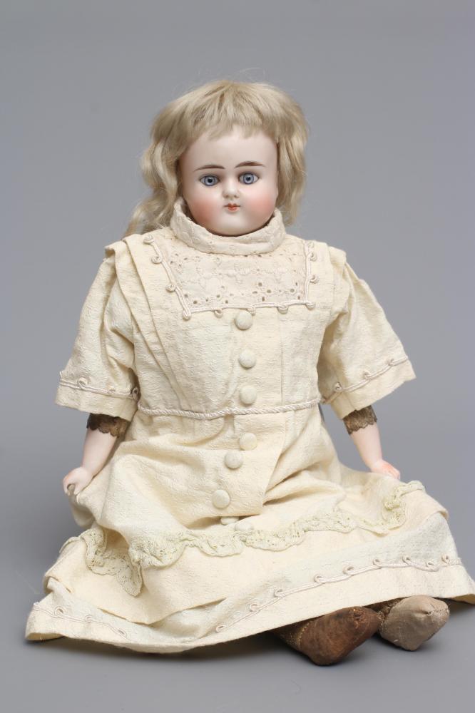 An Alt Beck & Gottschalk shoulder head doll Image