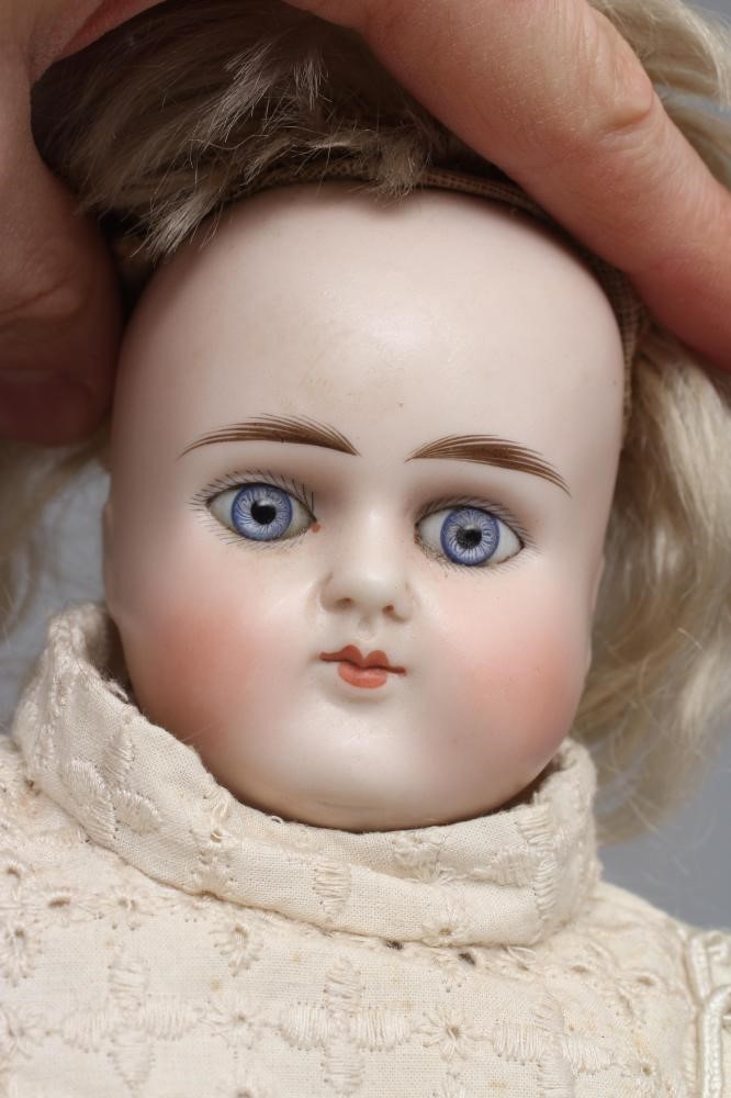 An Alt Beck & Gottschalk shoulder head doll Image