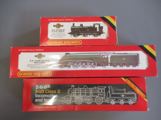 Hornby Margate BR green A4 locomotive Mallard, Ivatt Class 2 BR Black mixed traffic livery and BR Image