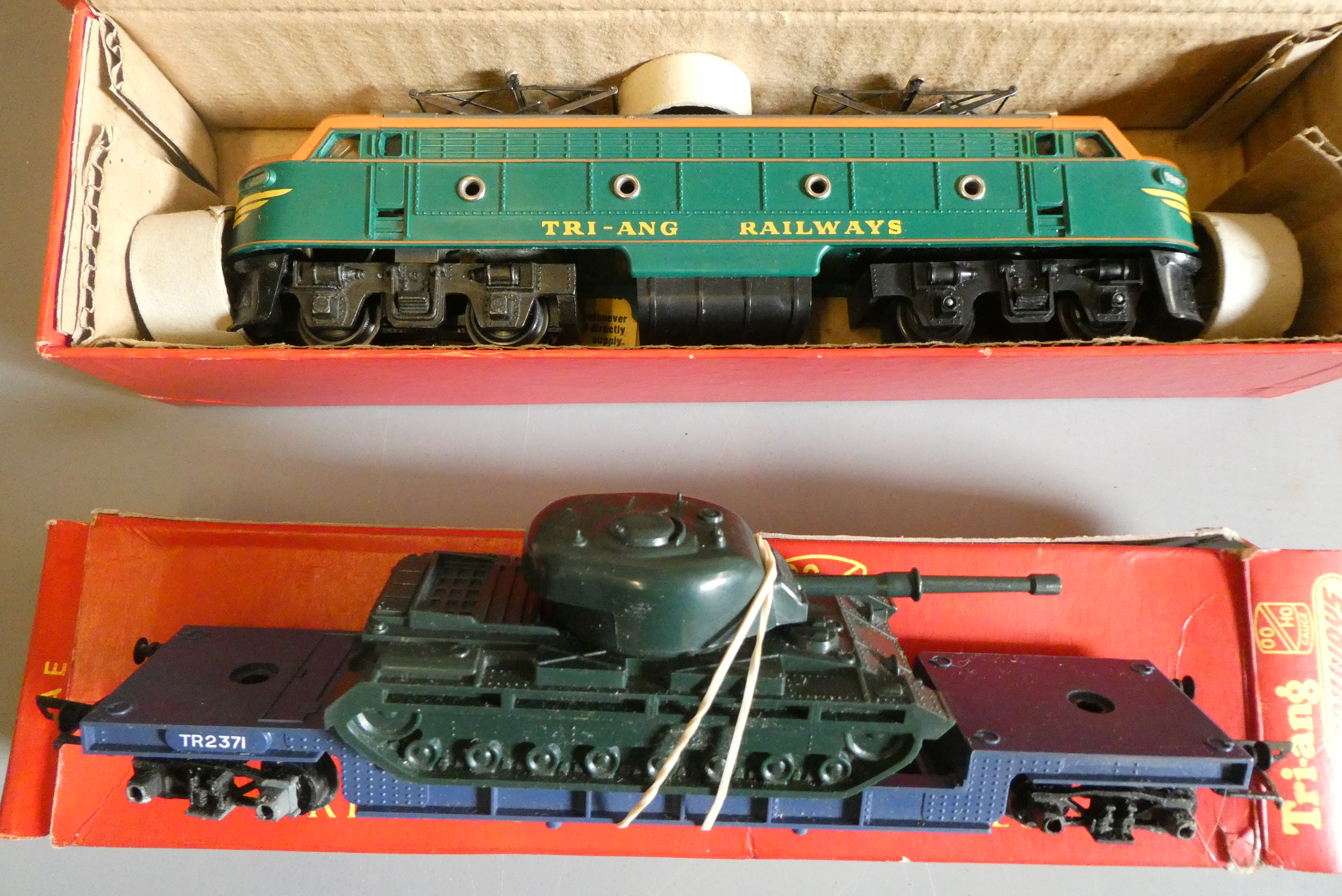 Triang Railways R257 double ended electric locomotive with pentagraphs, boxed, good+ and a R241 well Image