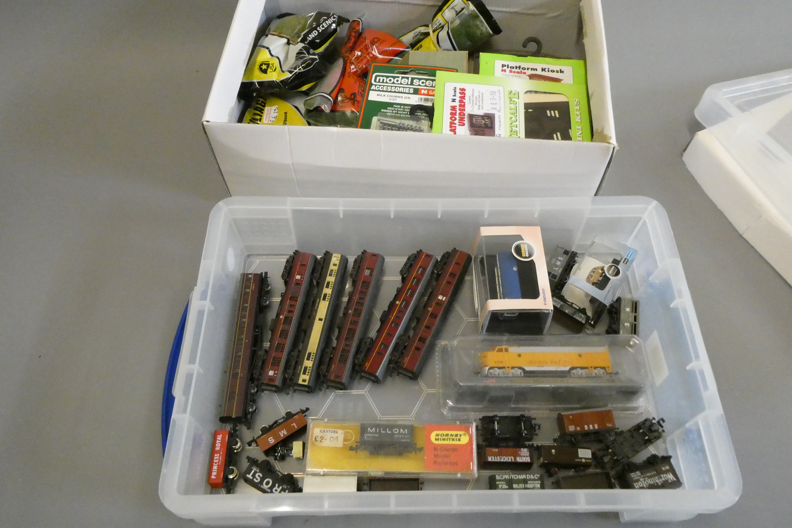 N Gauge rolling stock and accessories including passenger coaches, goods trucks and trackside items, Image