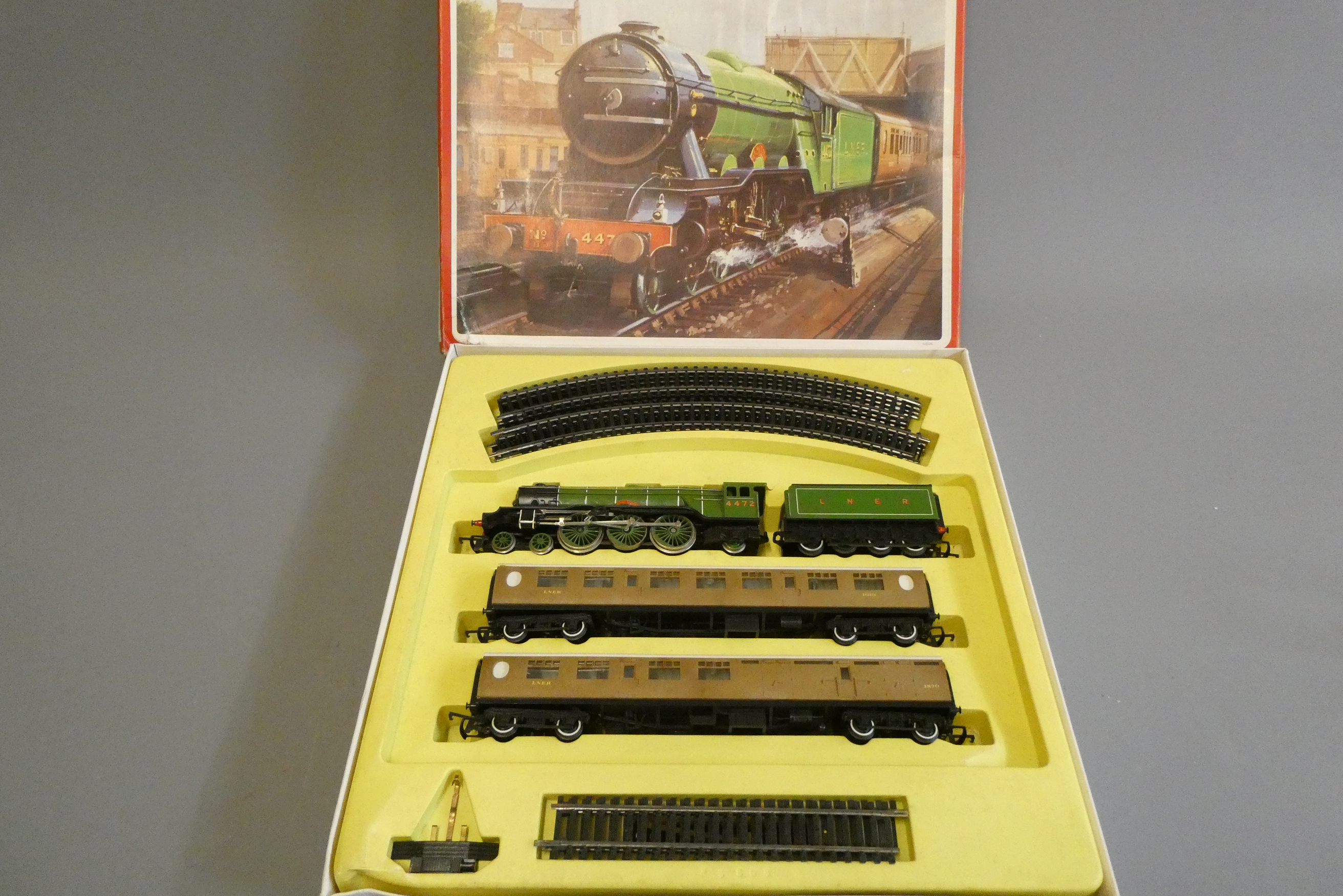 Triang Flying Scotsman train set with LNER locomotive and two coaches, boxed, good (Est. plus 24% Image