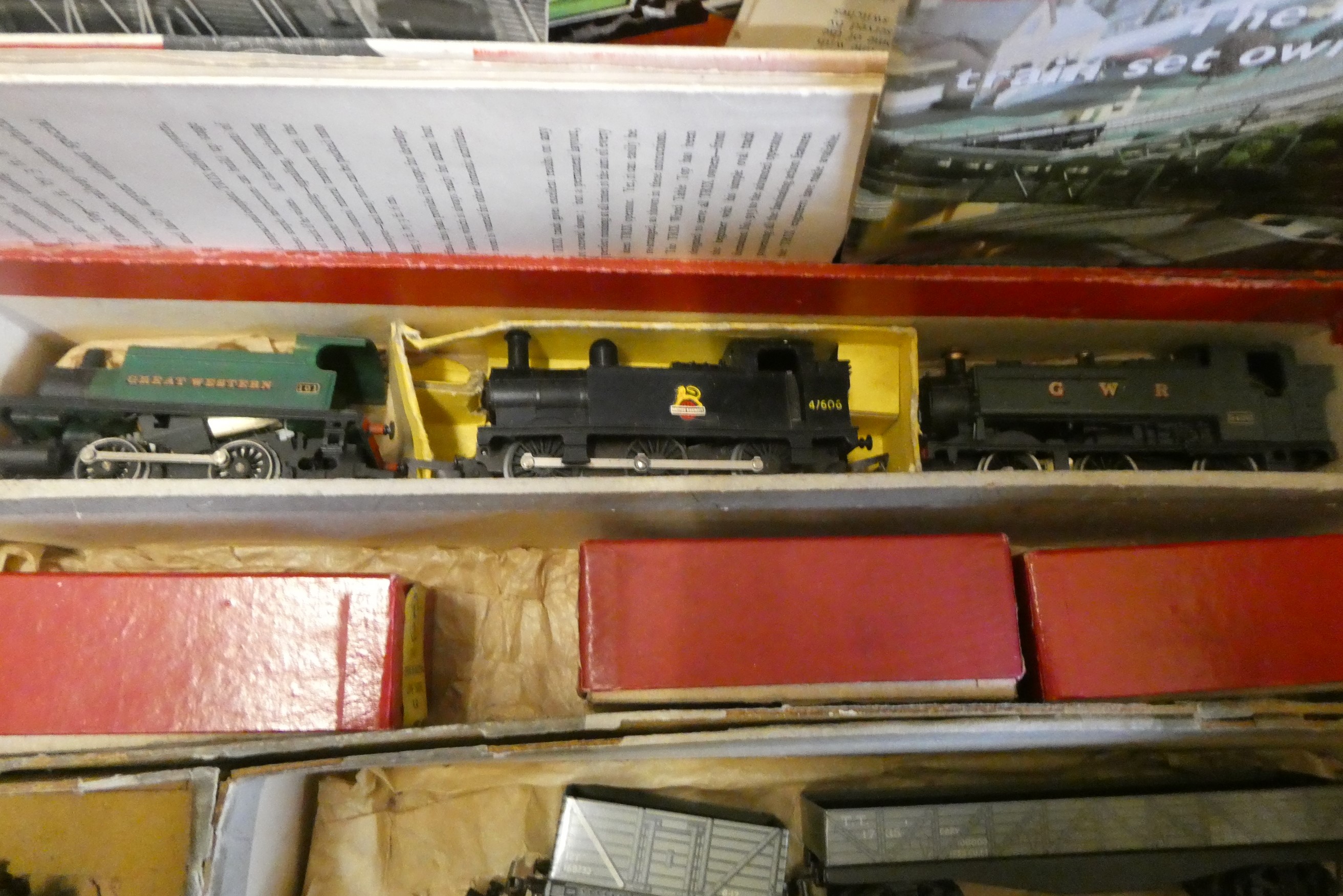 00 Gauge model trains by Hornby, Triang and Trix including Flying Scotsman locomotive, passenger Image