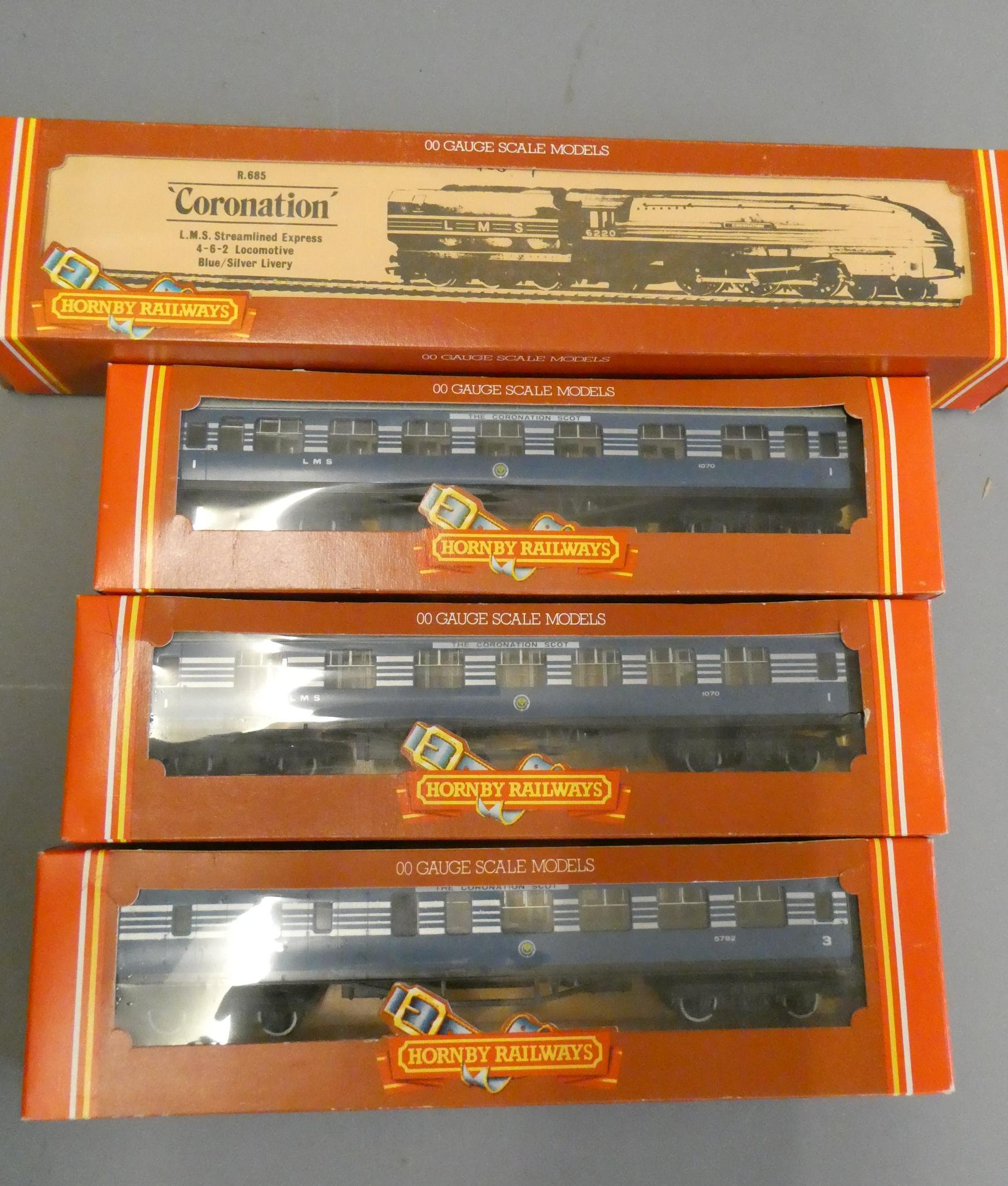 Hornby Margate Coronation locomotive and three Coronation coaches, all items boxed, excellent (Est. Image