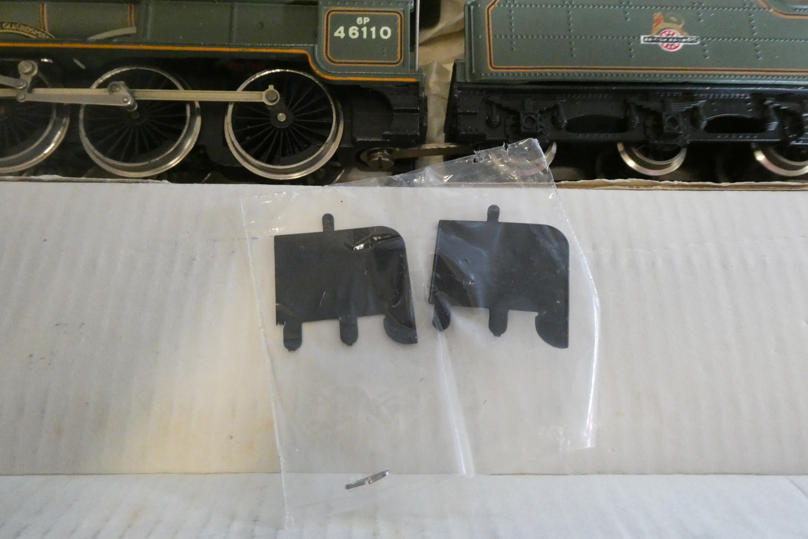 Wrenn W2262 Royal Scot Grander Guardsman in BR green livery, boxed (Est. plus 24% buyer's premium Image