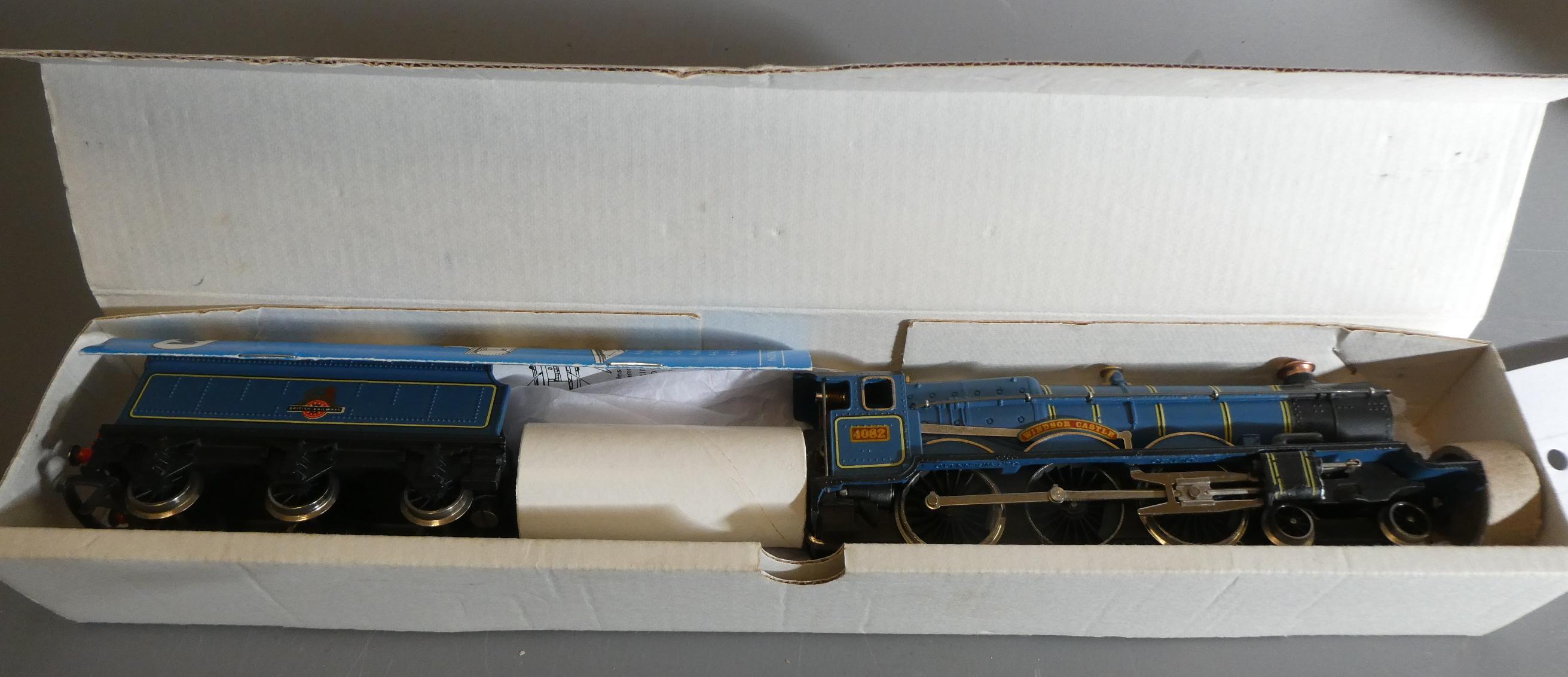 Wrenn W2223 Castle Class Windsor Castle in BR blue, boxed, excellent (Est. plus 24% buyer's premium Image