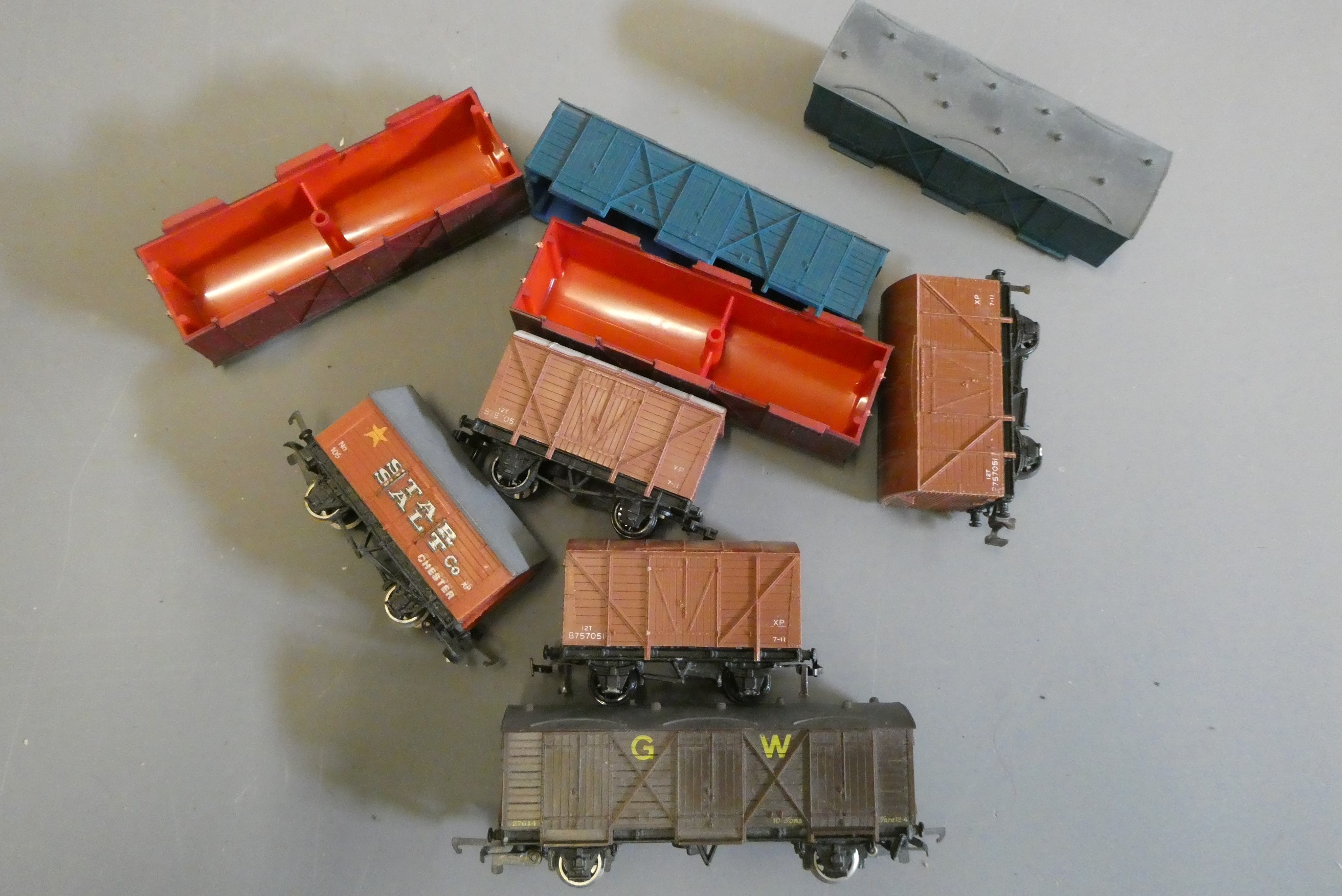 A quantity of boxed and unboxed goods wagons by Wrenn and others including covered vans and coal Image