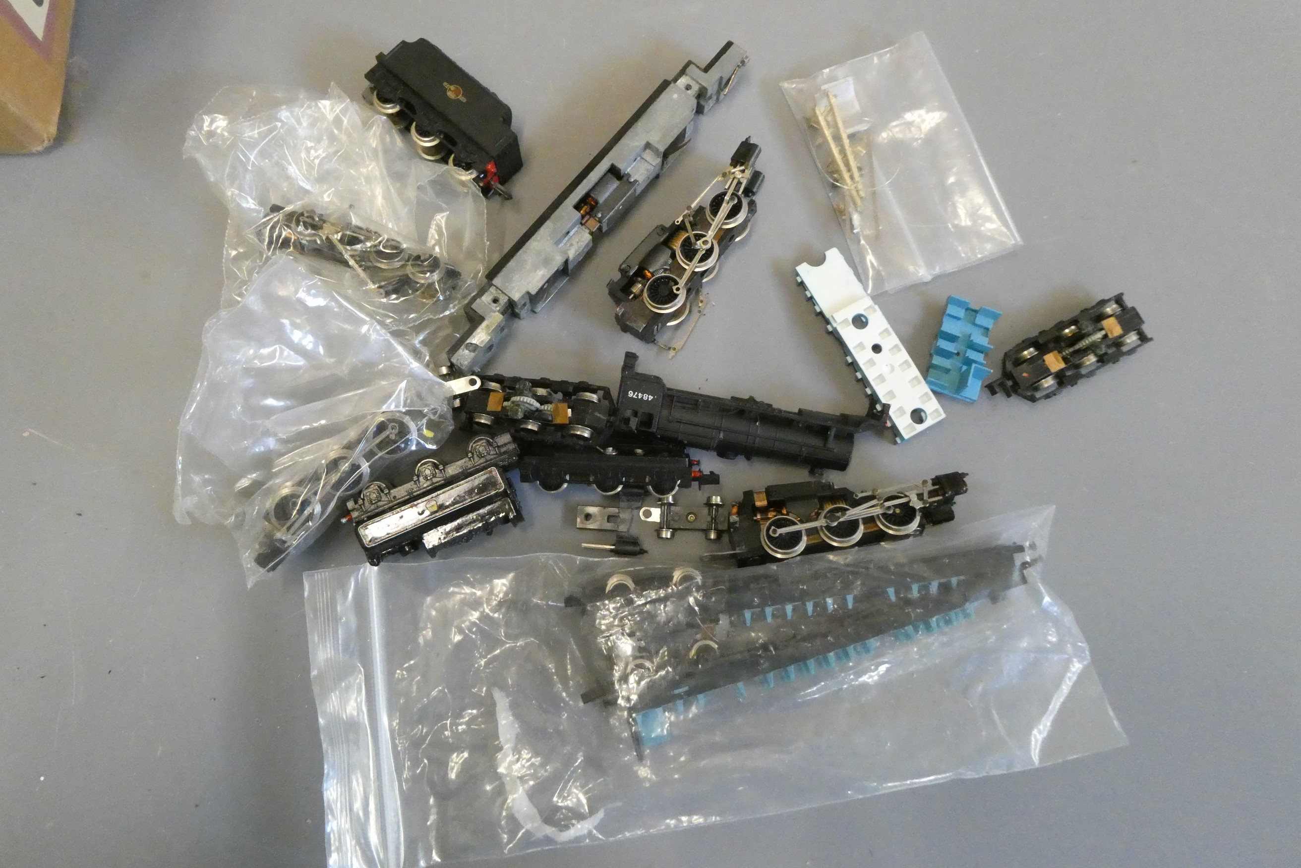 N gauge trackside accessories Image