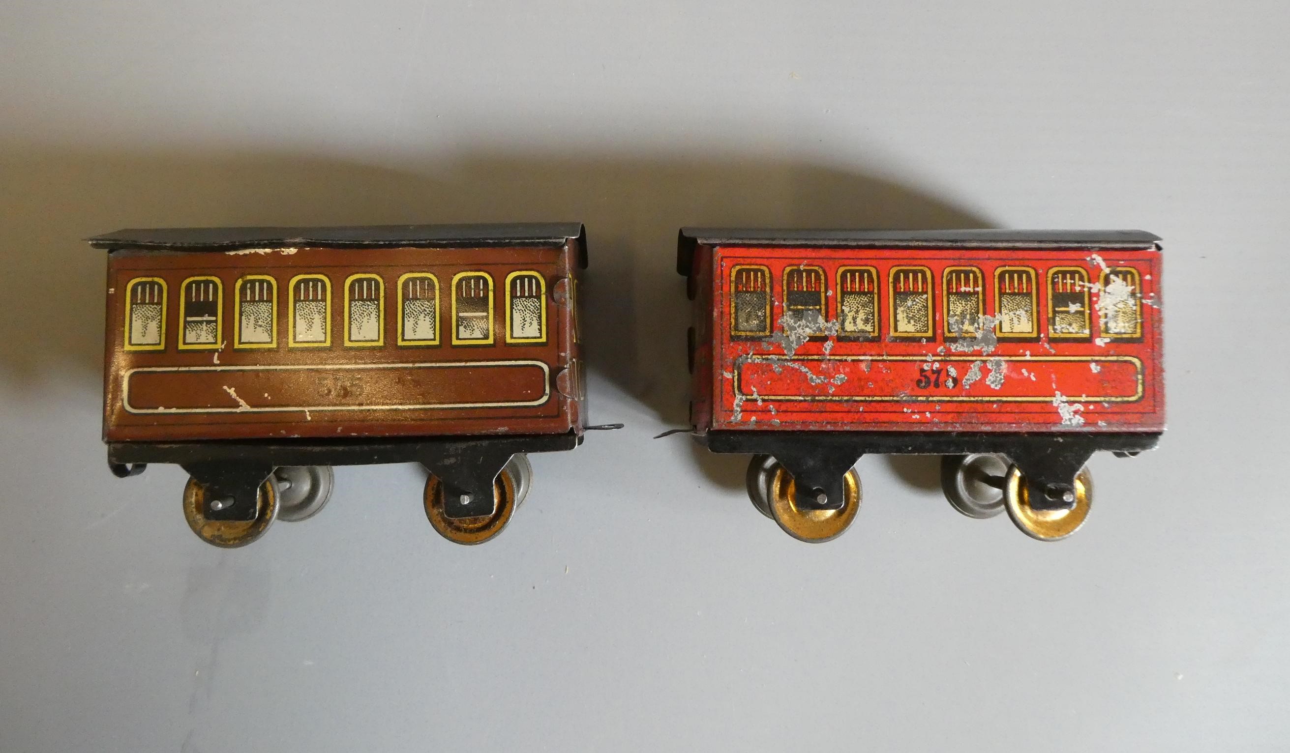 Hess clockwork floor train comprising locomotive and two coaches, paint loss and rubbing to plated Image