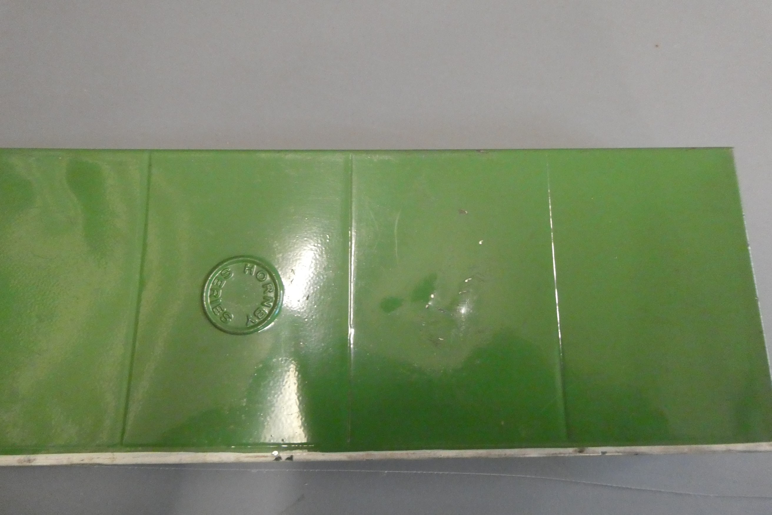 Hornby island platform with electric lighting, box good but dirty, model good+ (Est. plus 24% Image