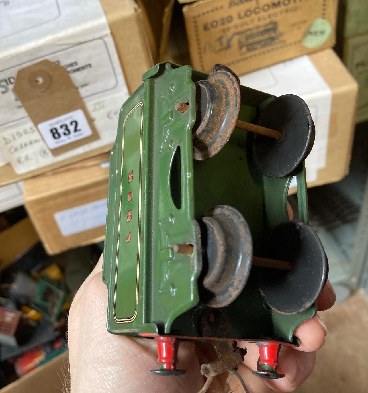 Hornby E020 locomotive and tender finished in LNER green, box poor, model fair to good (Est. plus Image